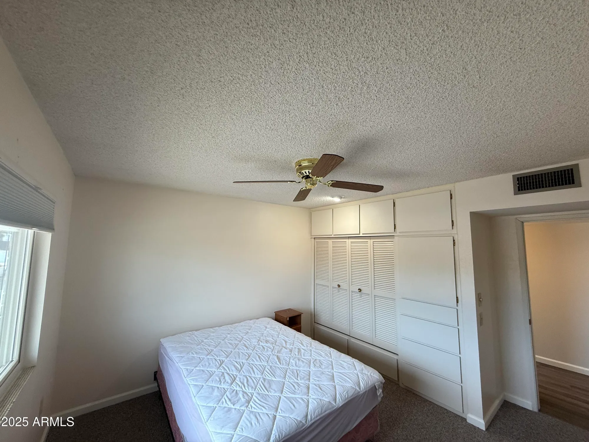 Property Slideshow image 11 of 11 | 9445 w rolling hills dr, Sun City, AZ, 85351