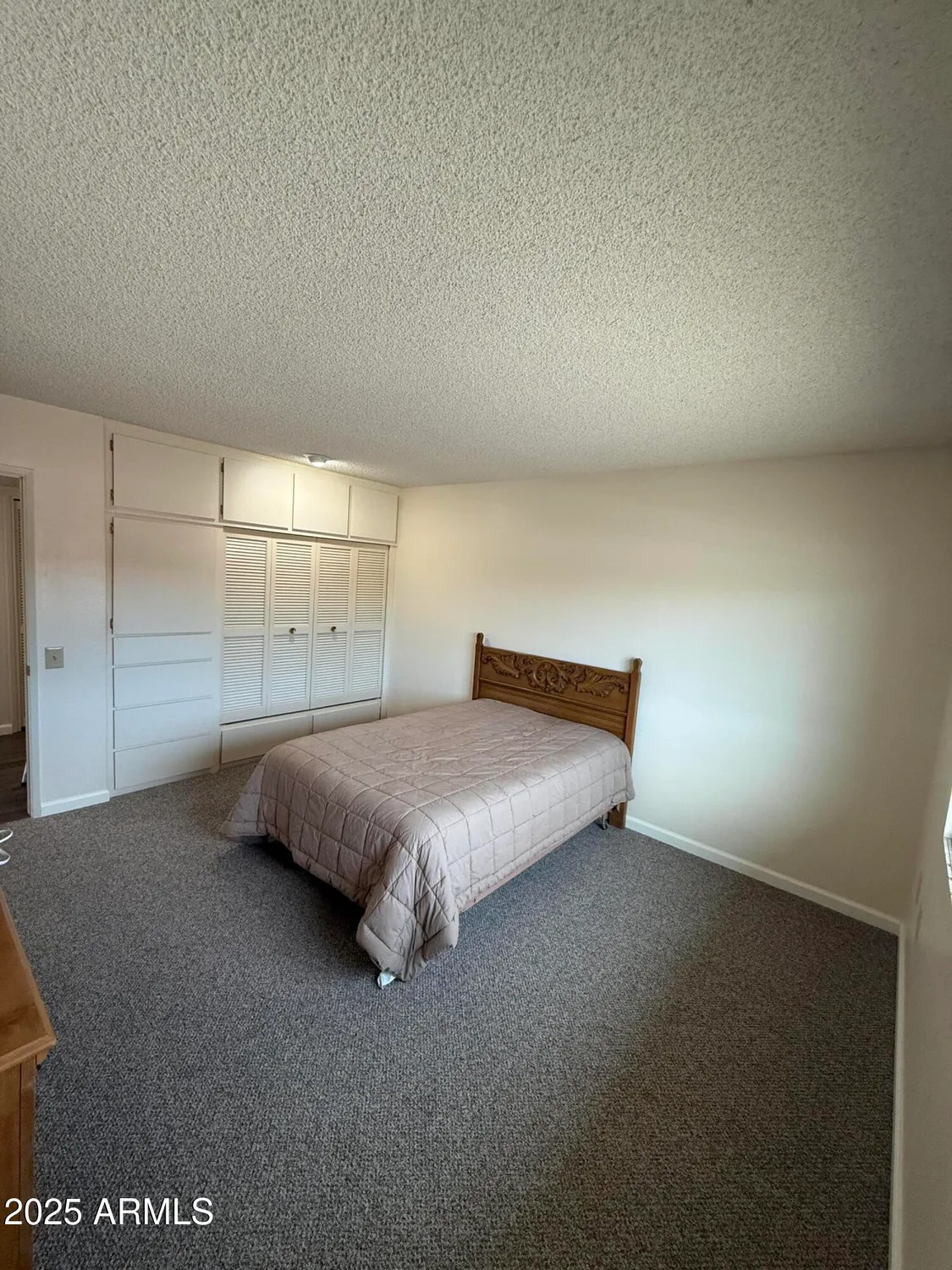 Property Slideshow image 9 of 11 | 9445 w rolling hills dr, Sun City, AZ, 85351