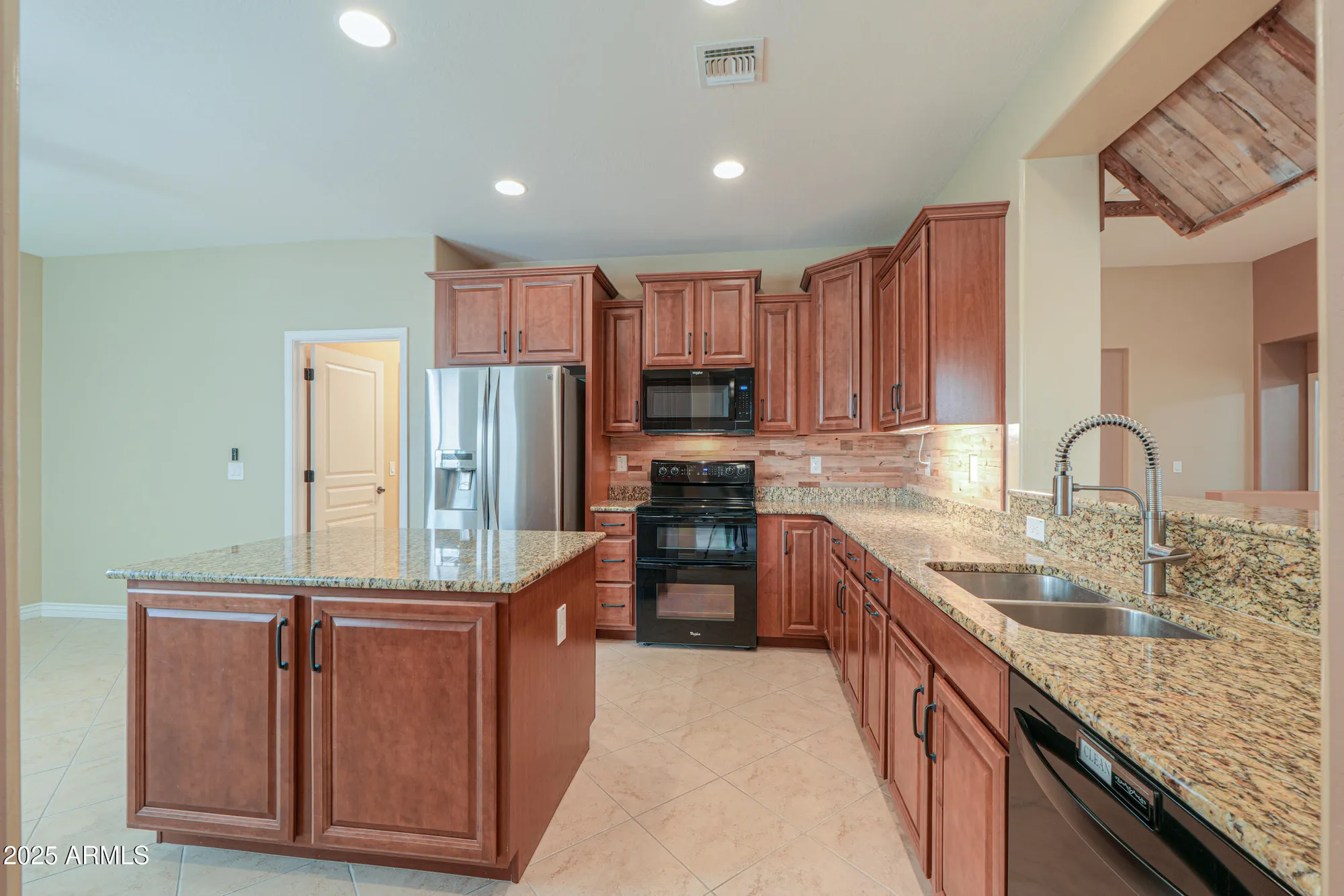 Property Slideshow image 5 of 64 | 2610 e san mateo dr, Casa Grande, AZ, 85194