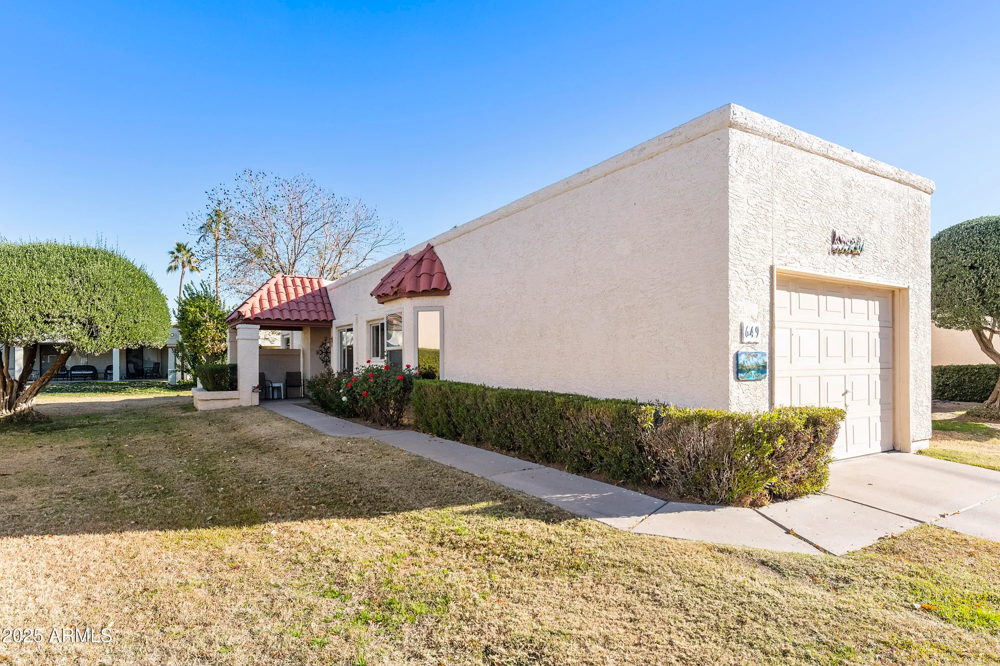 Property Slideshow image 1 of 37 | 649 s arrowwood way, Mesa, AZ, 85208