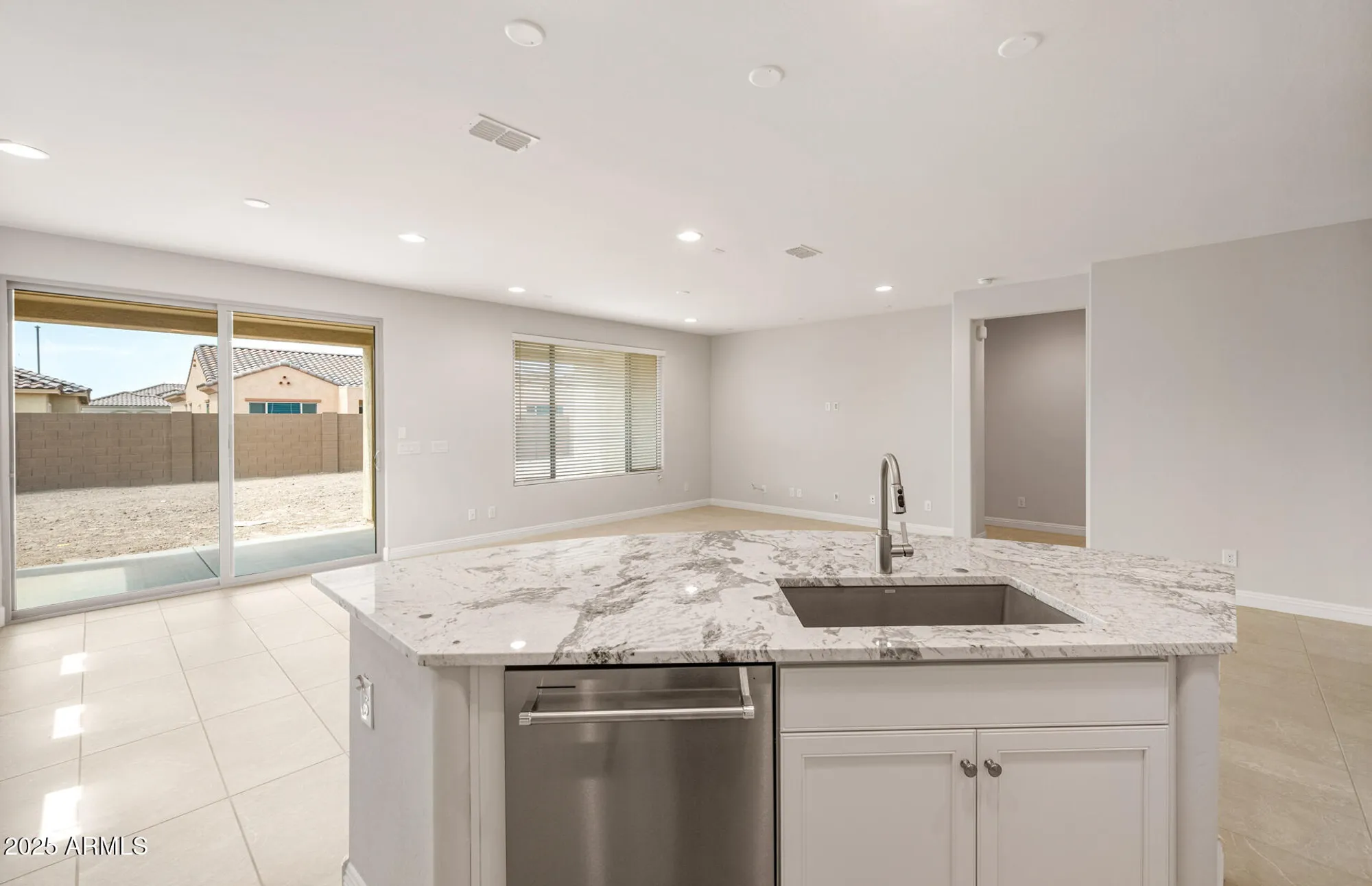 Property Slideshow image 10 of 27 | 7833 w cactus wren way, Florence, AZ, 85132