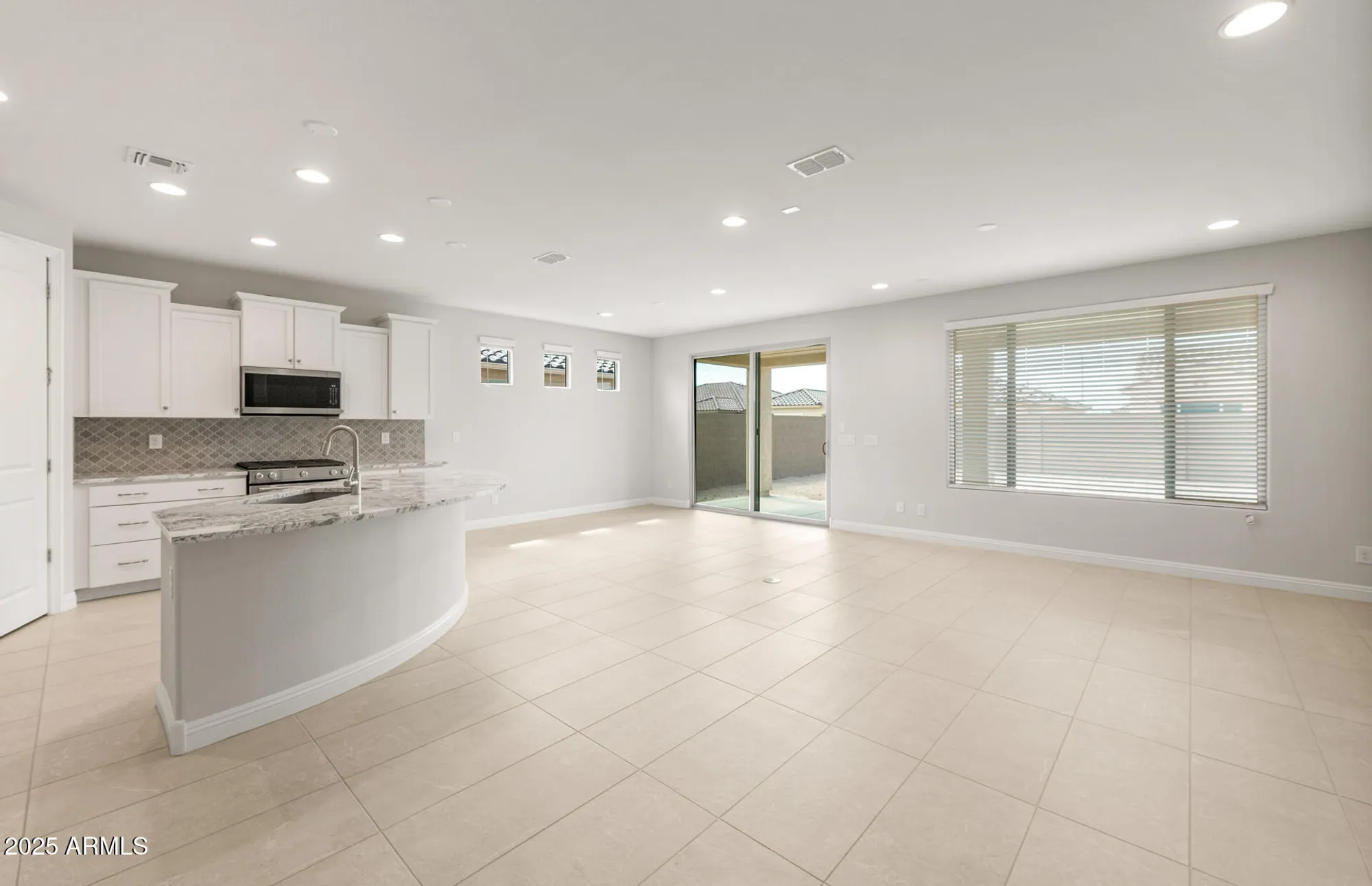 Property Slideshow image 5 of 27 | 7833 w cactus wren way, Florence, AZ, 85132