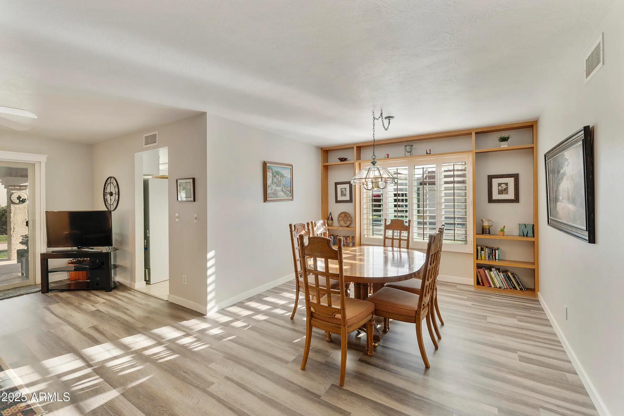 Property Slideshow image 4 of 37 | 663 s saguaro way, Mesa, AZ, 85208