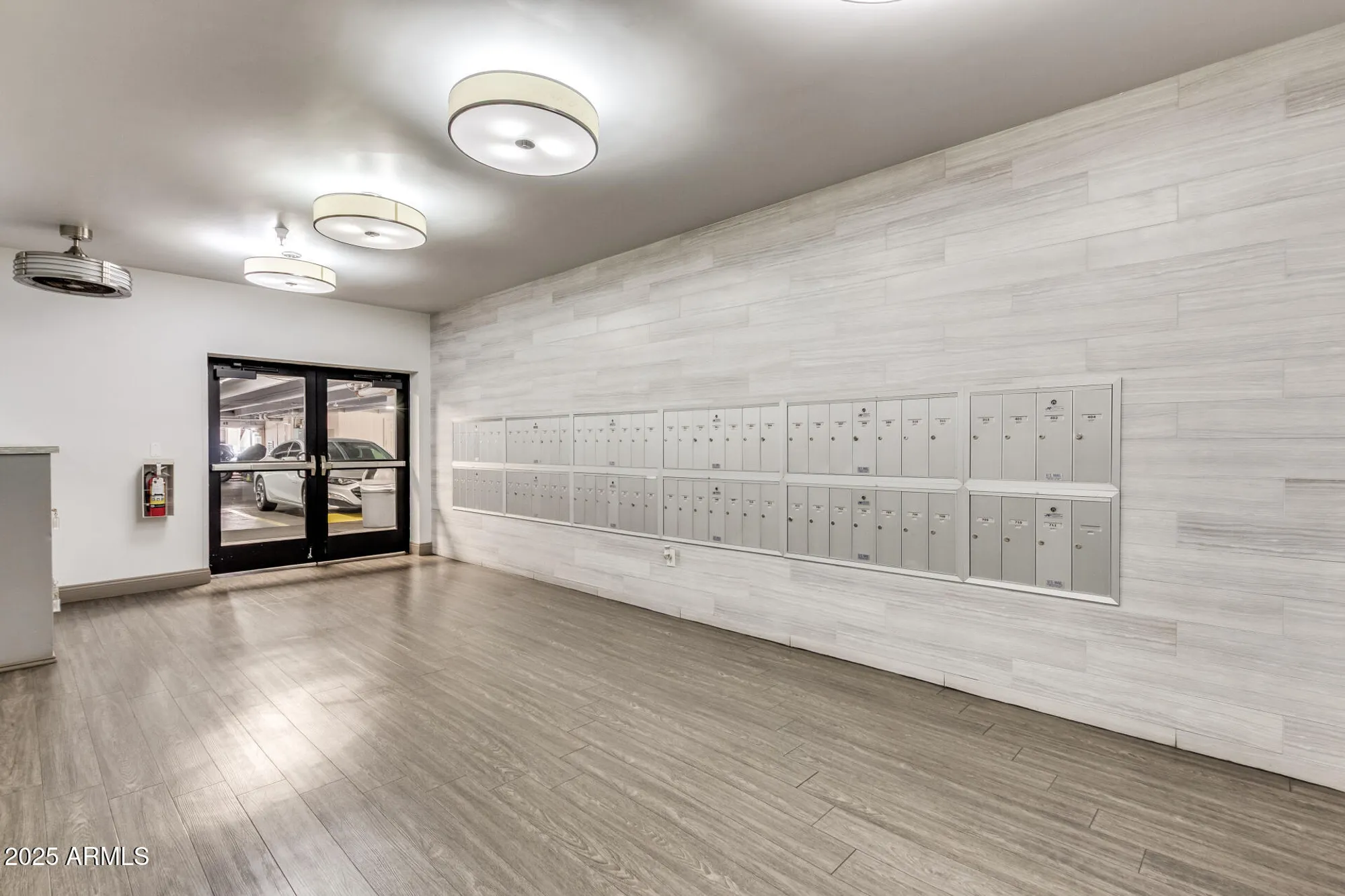 Property Slideshow image 4 of 31 | 7950 e camelback rd, Scottsdale, AZ, 85251