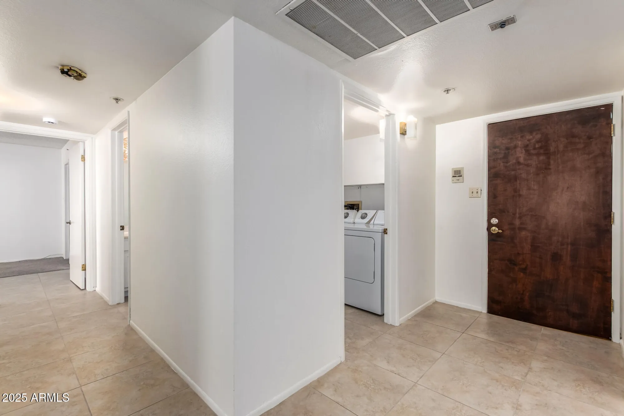 Property Slideshow image 9 of 31 | 7950 e camelback rd, Scottsdale, AZ, 85251