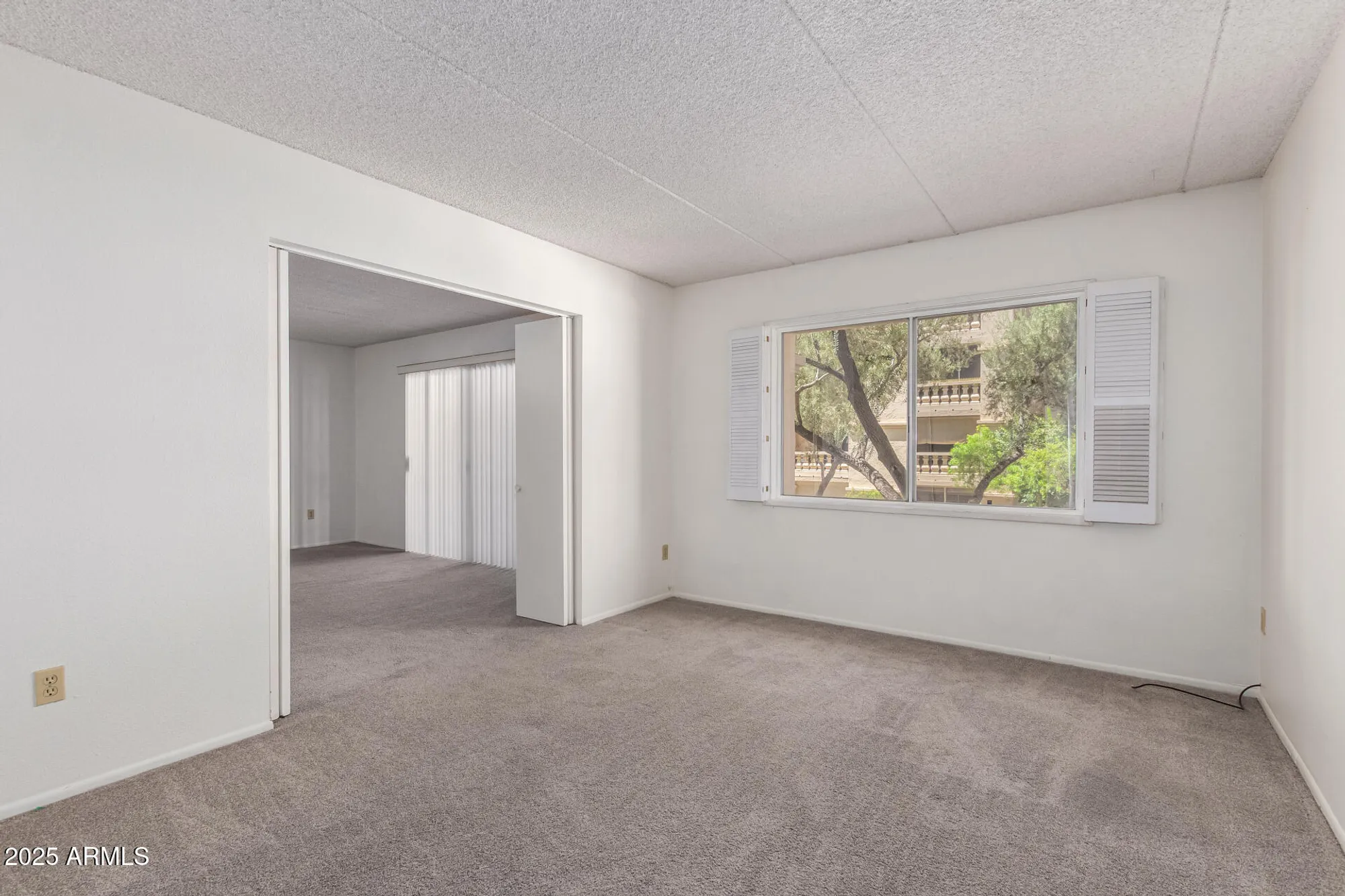 Property Slideshow image 25 of 31 | 7950 e camelback rd, Scottsdale, AZ, 85251