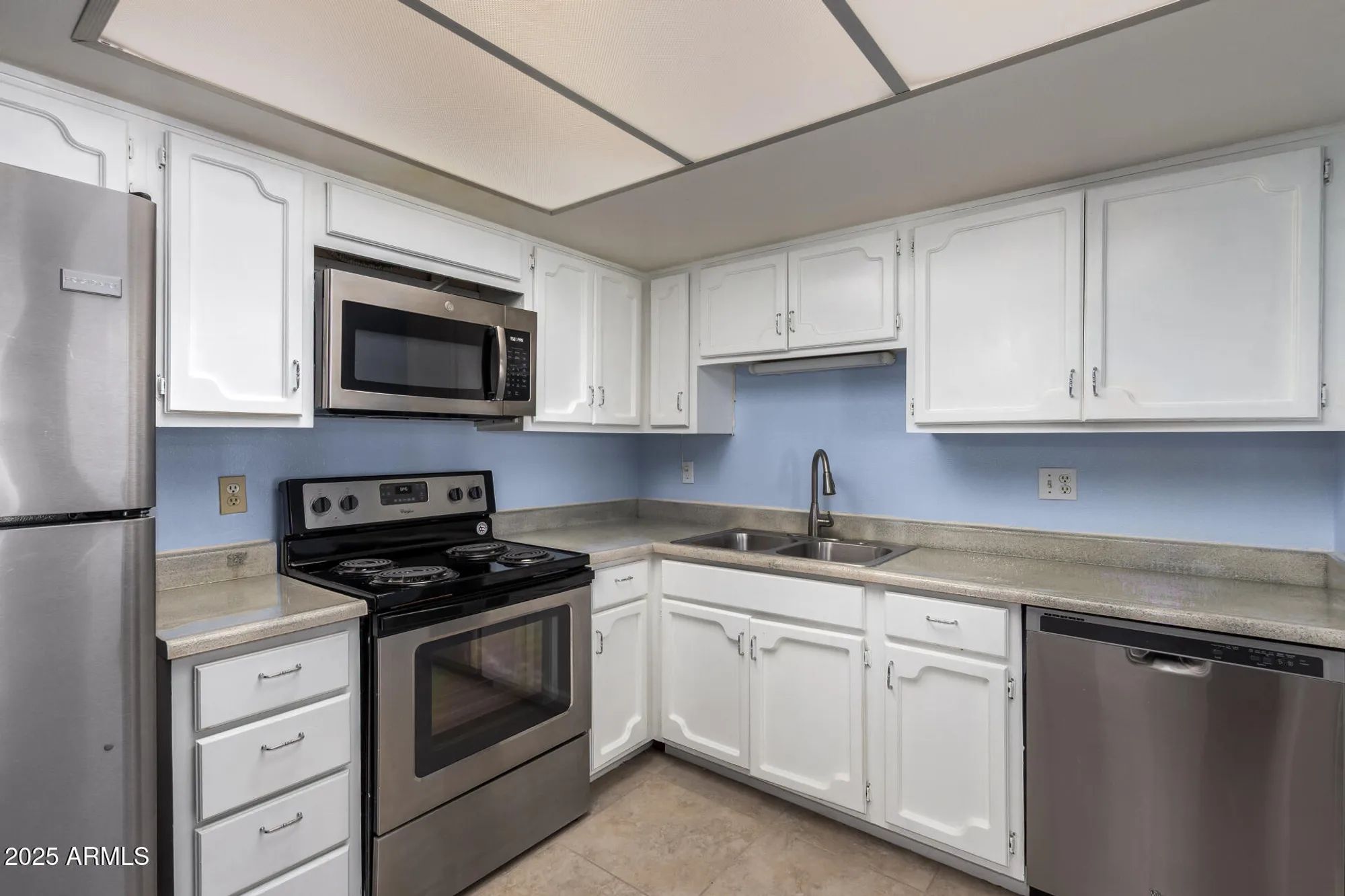 Property Slideshow image 12 of 31 | 7950 e camelback rd, Scottsdale, AZ, 85251