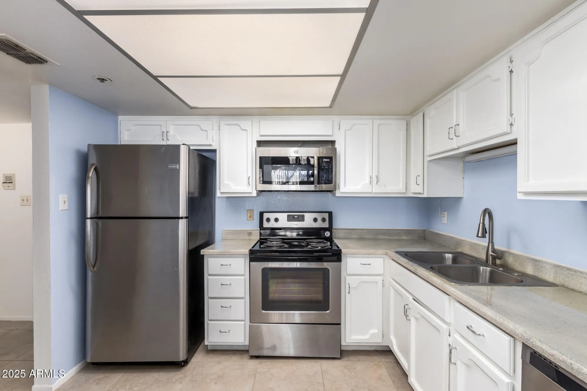 Property Slideshow image 10 of 31 | 7950 e camelback rd, Scottsdale, AZ, 85251