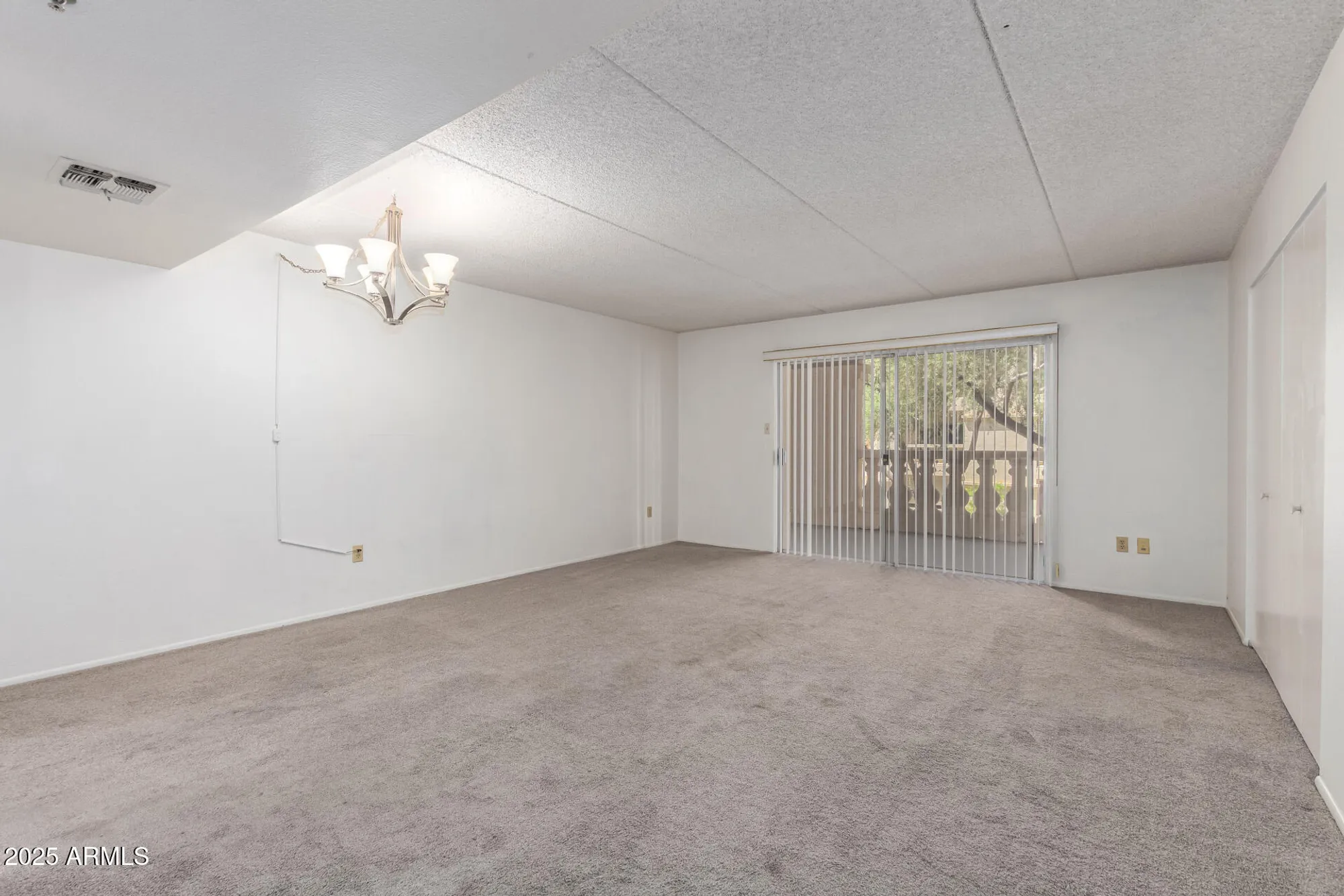 Property Slideshow image 17 of 31 | 7950 e camelback rd, Scottsdale, AZ, 85251