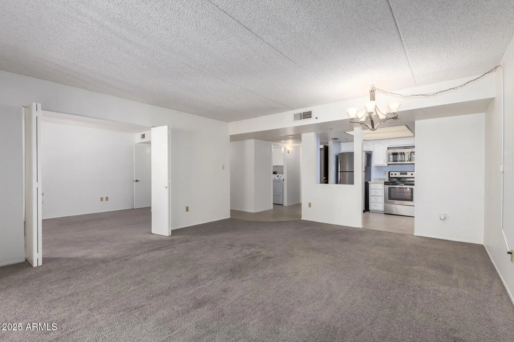 Property Slideshow image 15 of 31 | 7950 e camelback rd, Scottsdale, AZ, 85251