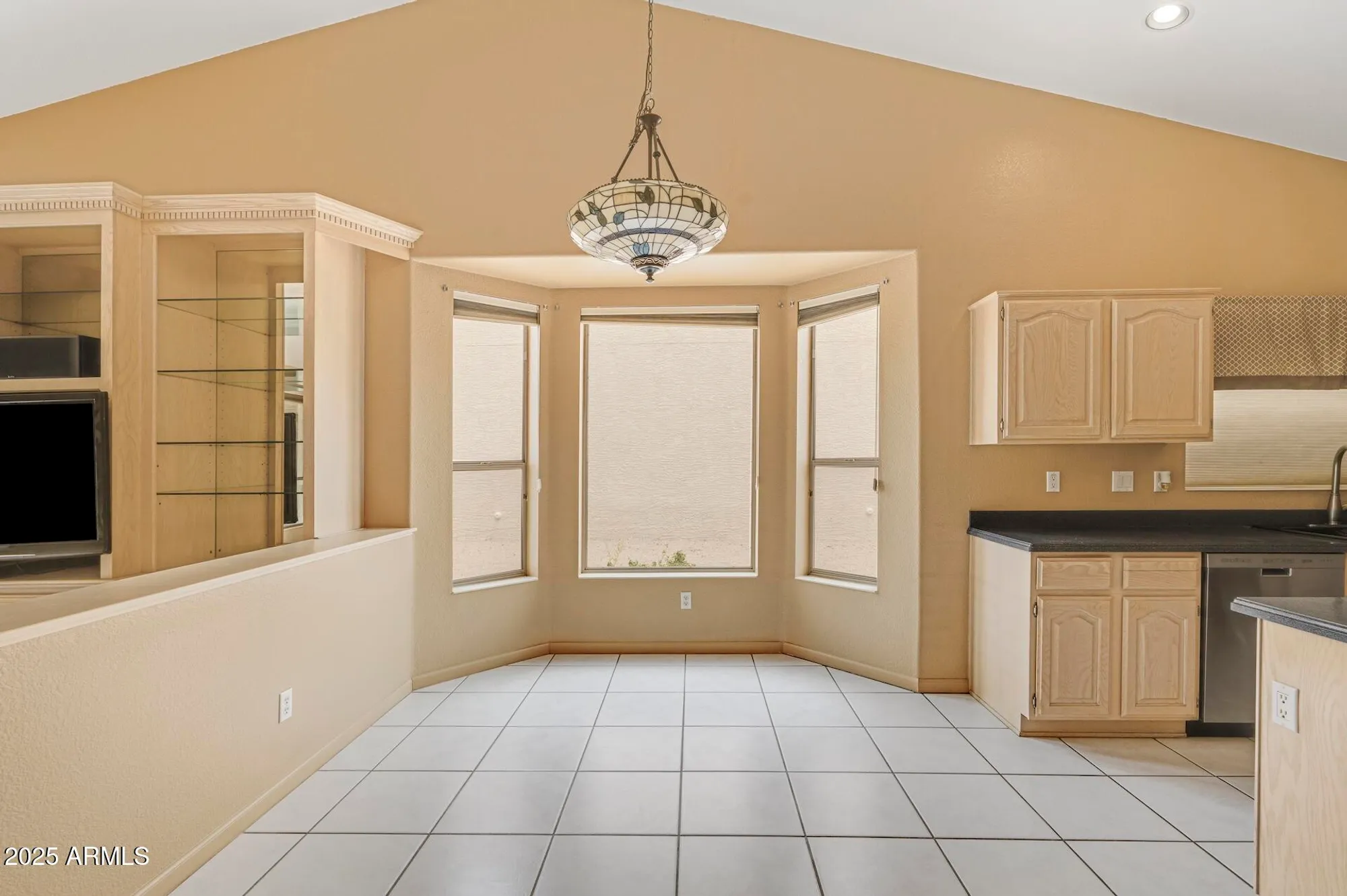 Property Slideshow image 8 of 35 | 402 w beechnut pl, Chandler, AZ, 85248