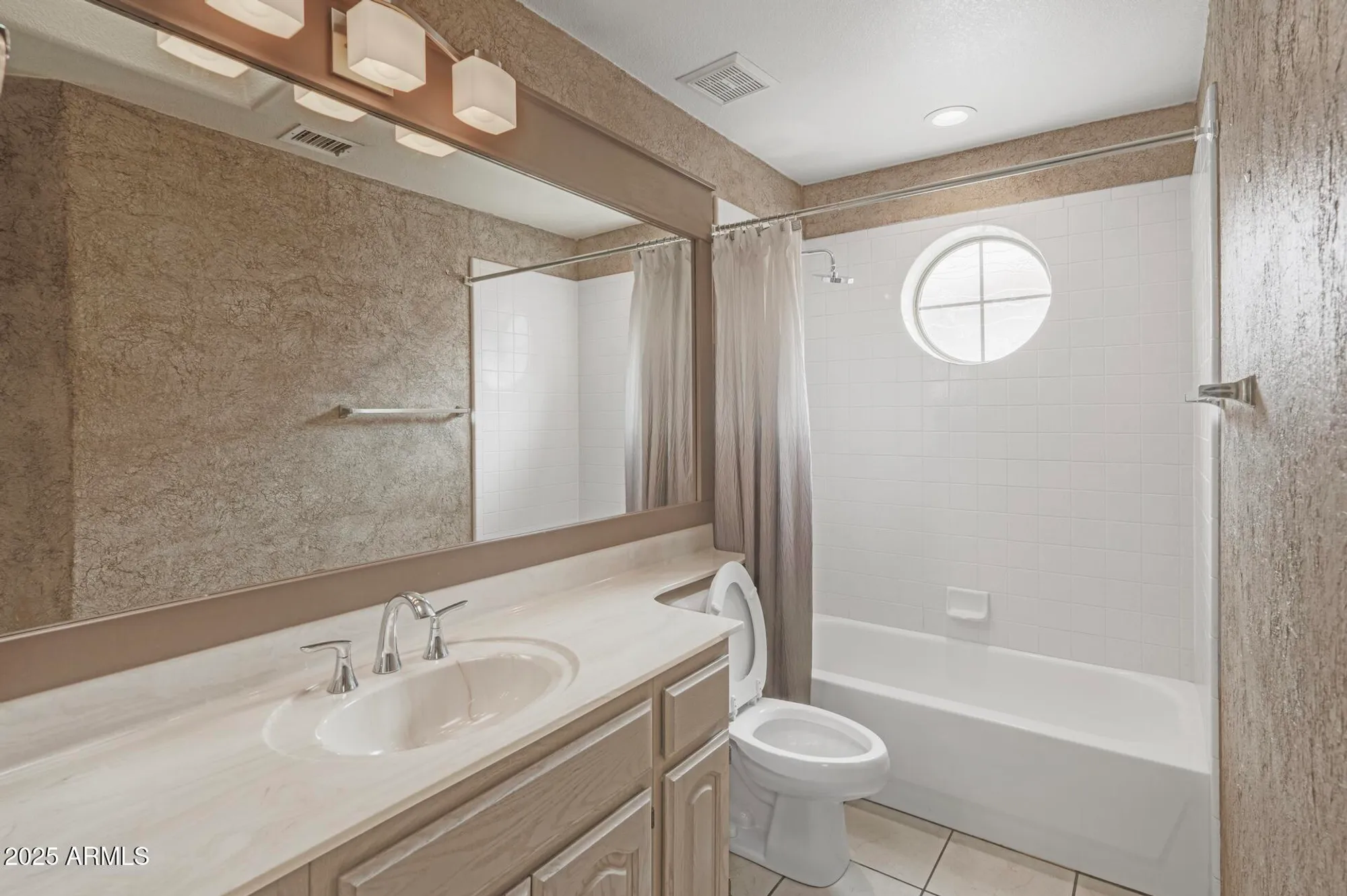 Property Slideshow image 20 of 35 | 402 w beechnut pl, Chandler, AZ, 85248