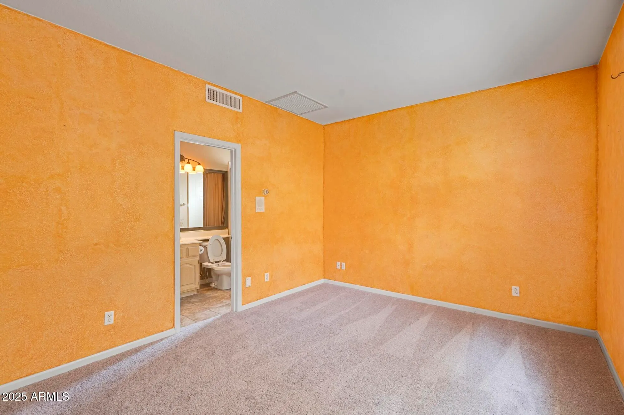 Property Slideshow image 23 of 35 | 402 w beechnut pl, Chandler, AZ, 85248