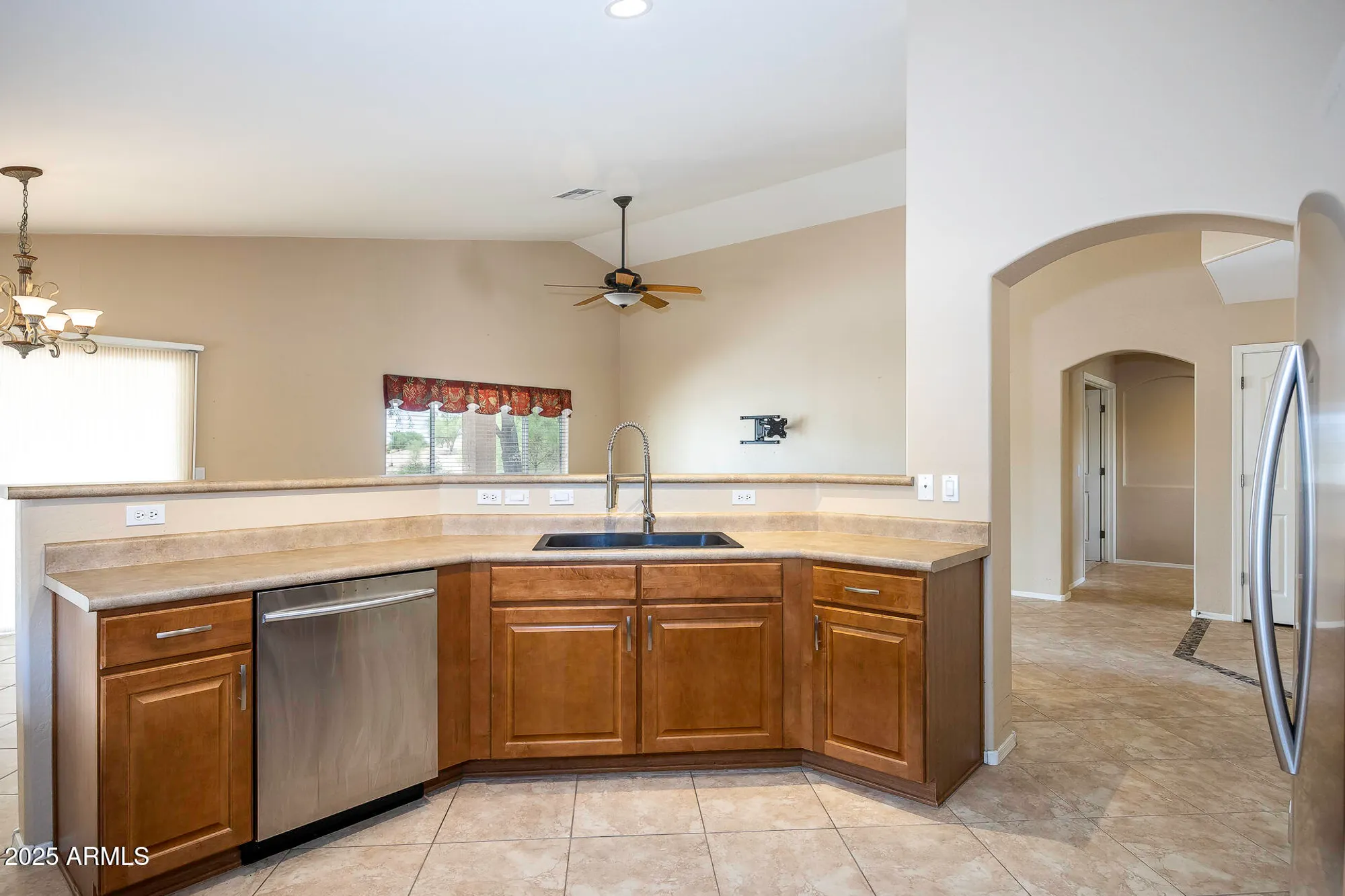 Property Slideshow image 7 of 47 | 255 n san juan trl, Casa Grande, AZ, 85194