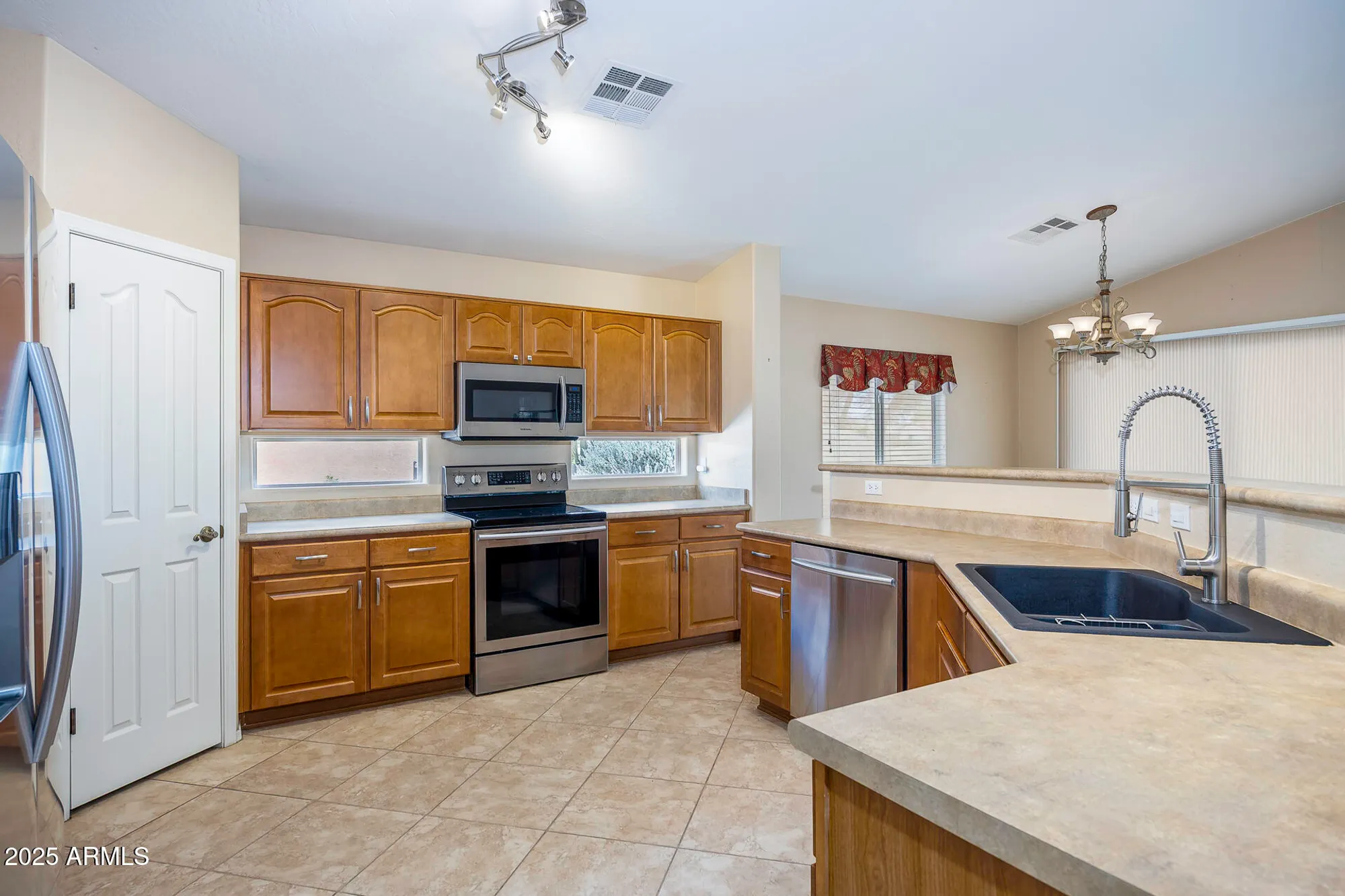 Property Slideshow image 6 of 47 | 255 n san juan trl, Casa Grande, AZ, 85194