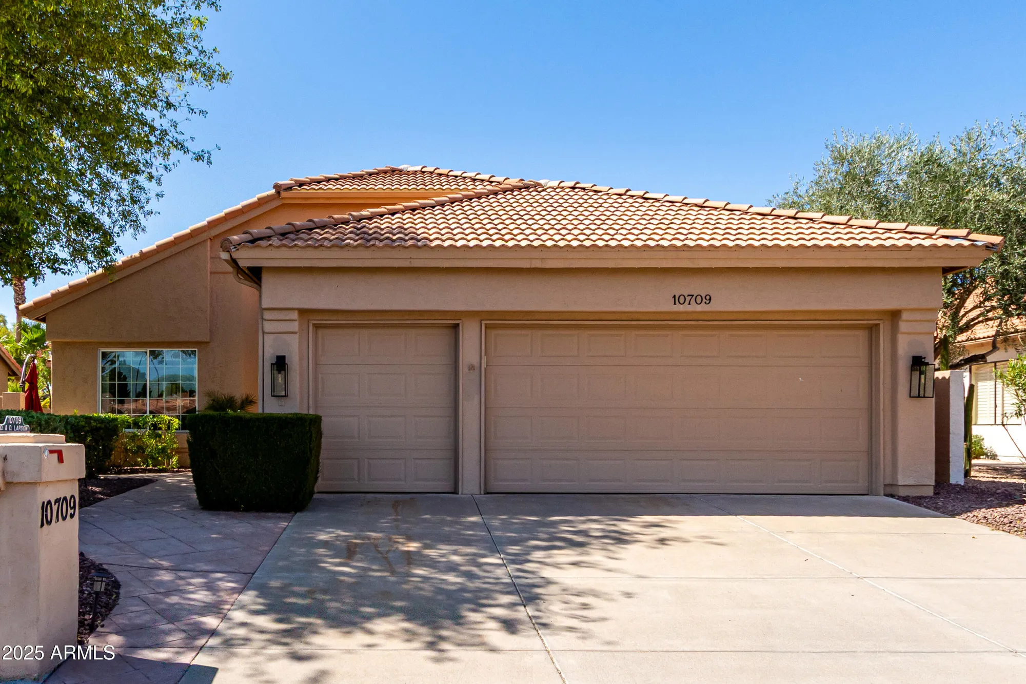 Property Slideshow image 1 of 65 | 10709 e champagne dr, Sun Lakes, AZ, 85248