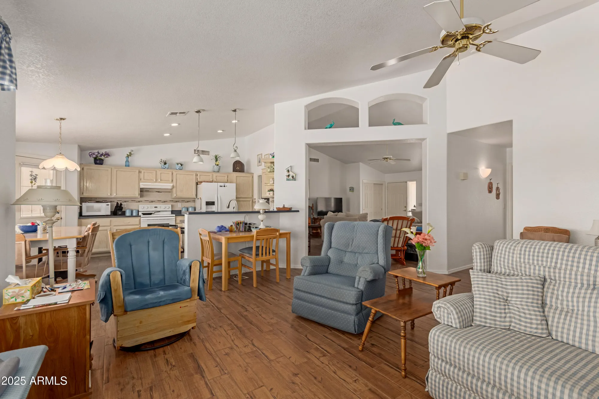 Property Slideshow image 9 of 34 | 11259 e laguna azul cir, Mesa, AZ, 85209