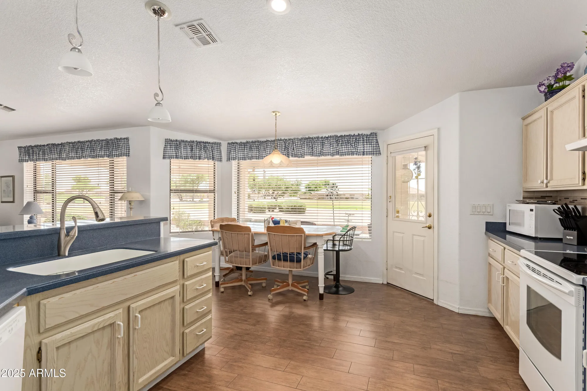 Property Slideshow image 15 of 34 | 11259 e laguna azul cir, Mesa, AZ, 85209