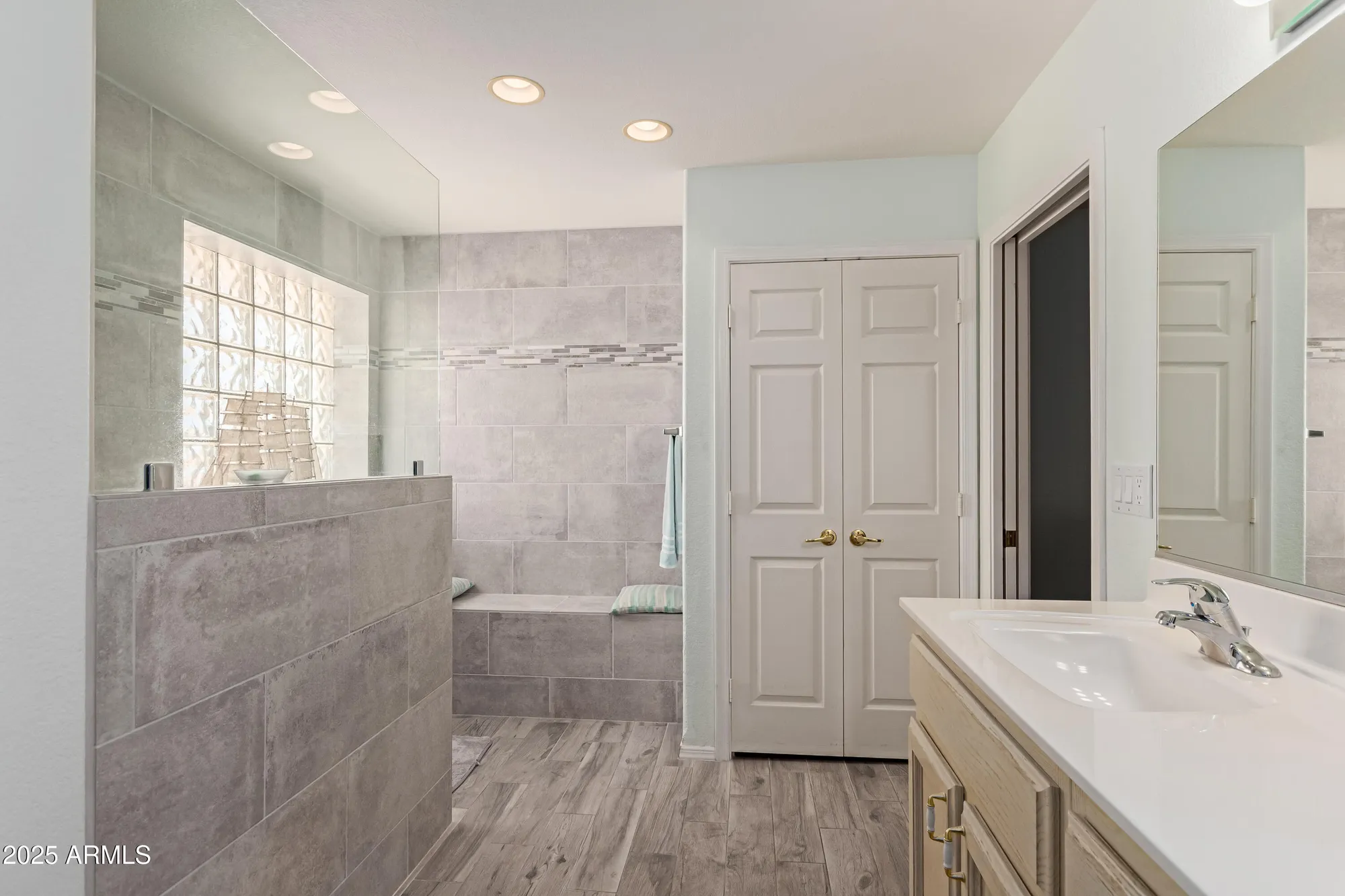 Property Slideshow image 22 of 34 | 11259 e laguna azul cir, Mesa, AZ, 85209