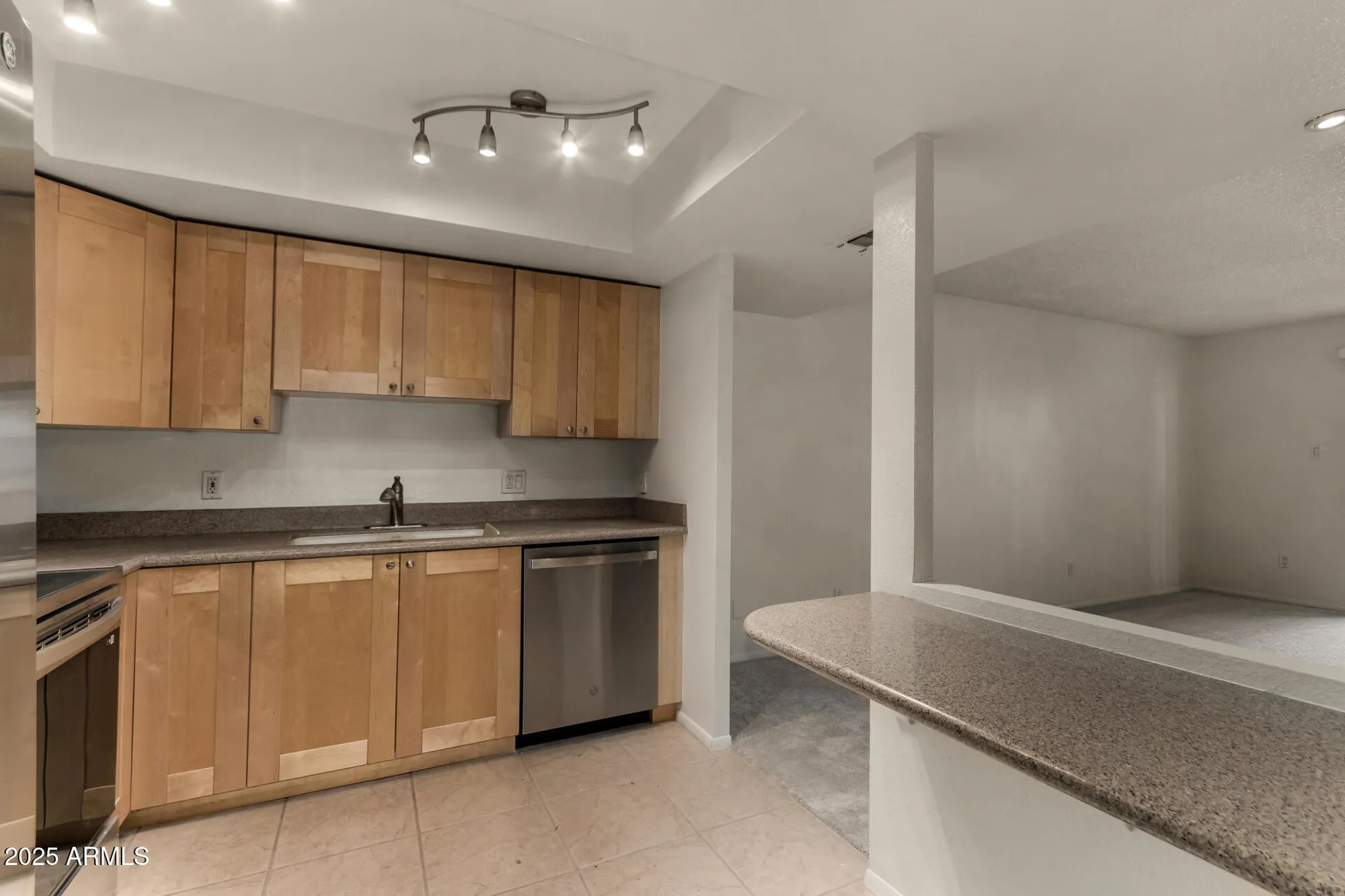 Property Slideshow image 11 of 35 | 7850 e camelback rd unit 101, Scottsdale, AZ, 85251