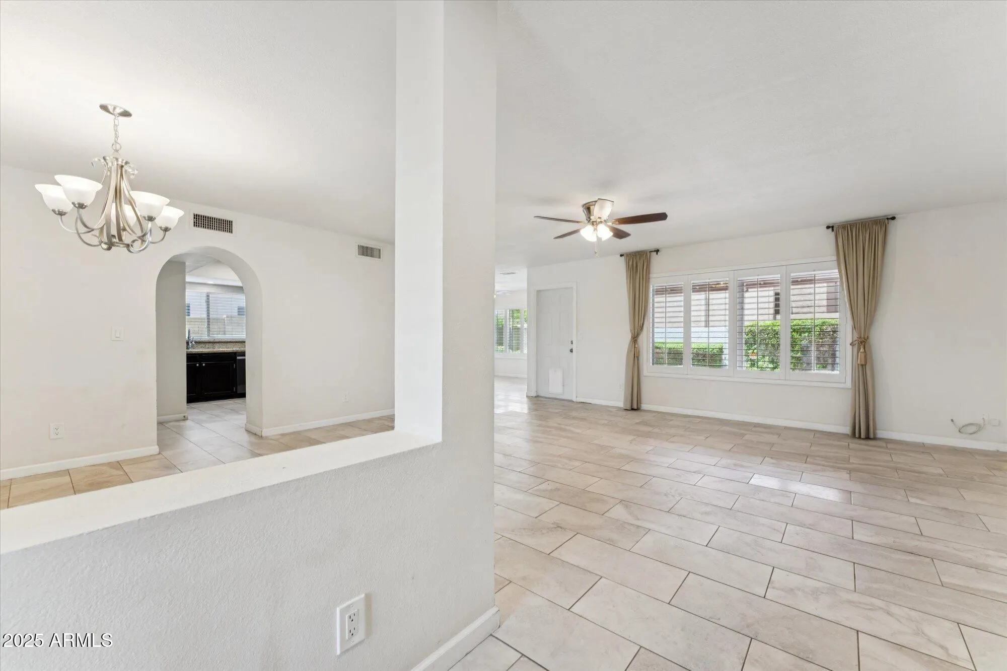 Property Slideshow image 6 of 44 | 9622 w taro ln, Peoria, AZ, 85382