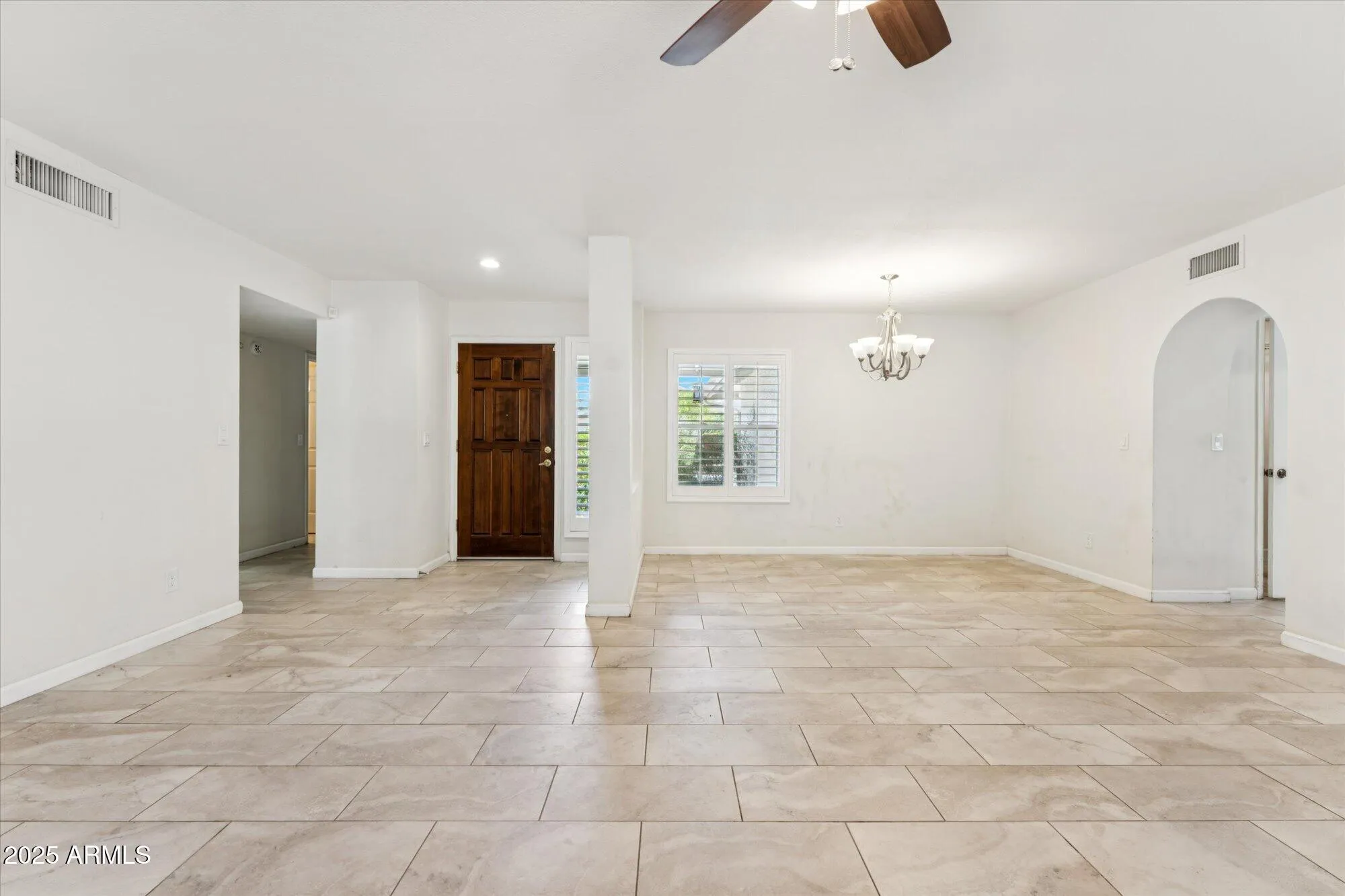 Property Slideshow image 7 of 44 | 9622 w taro ln, Peoria, AZ, 85382