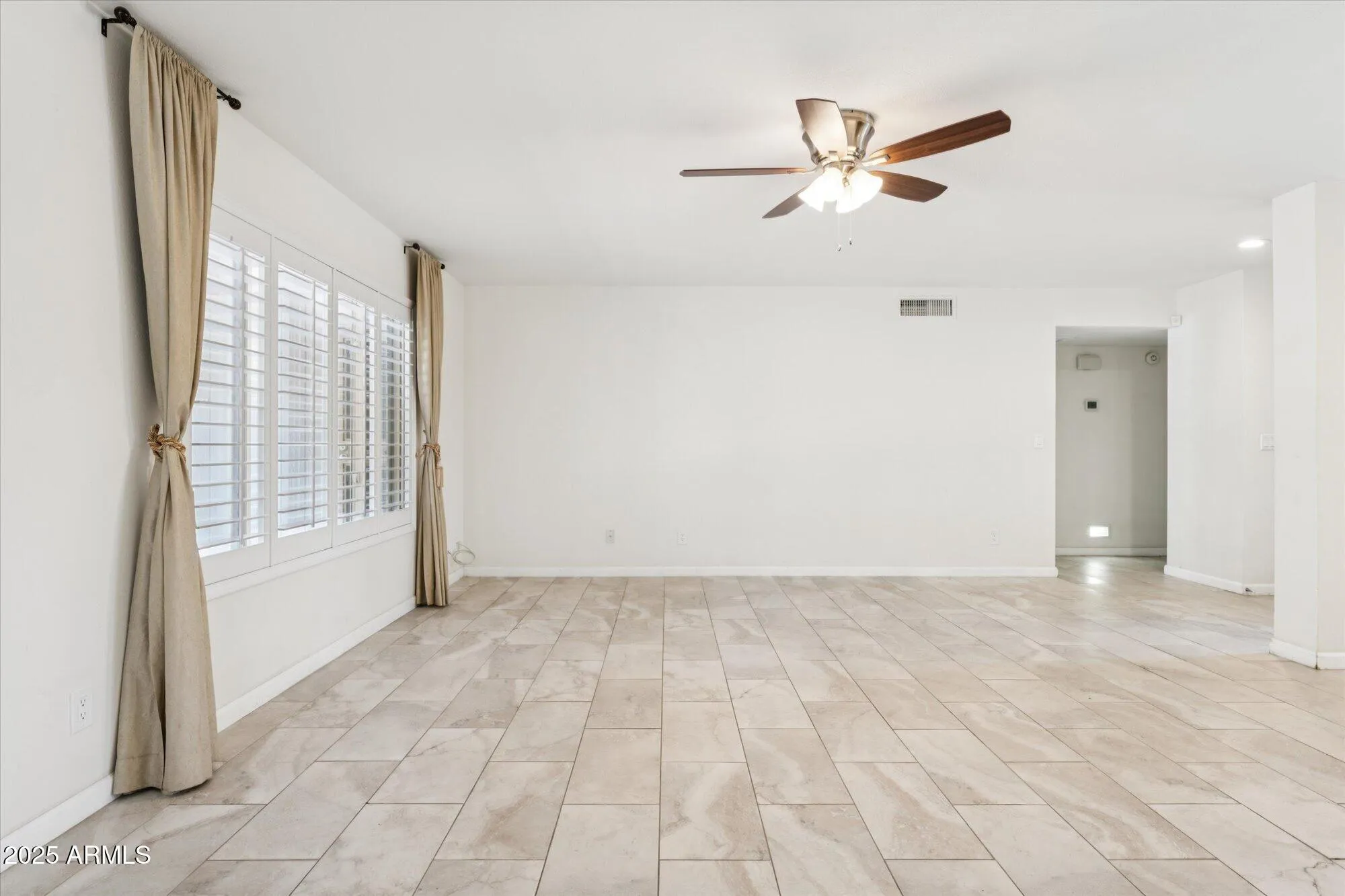 Property Slideshow image 9 of 44 | 9622 w taro ln, Peoria, AZ, 85382