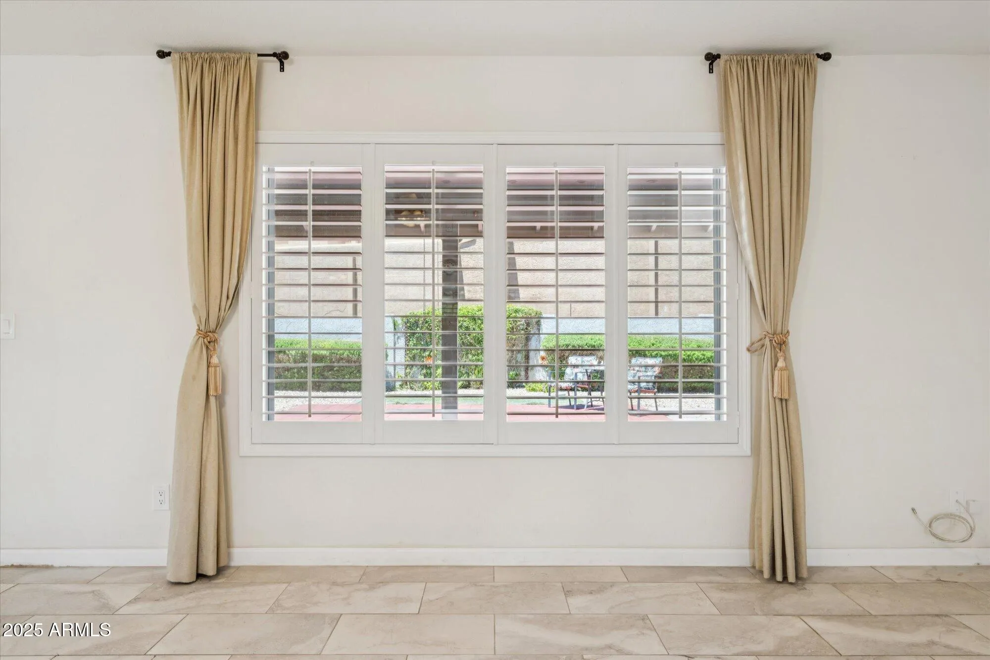 Property Slideshow image 10 of 44 | 9622 w taro ln, Peoria, AZ, 85382