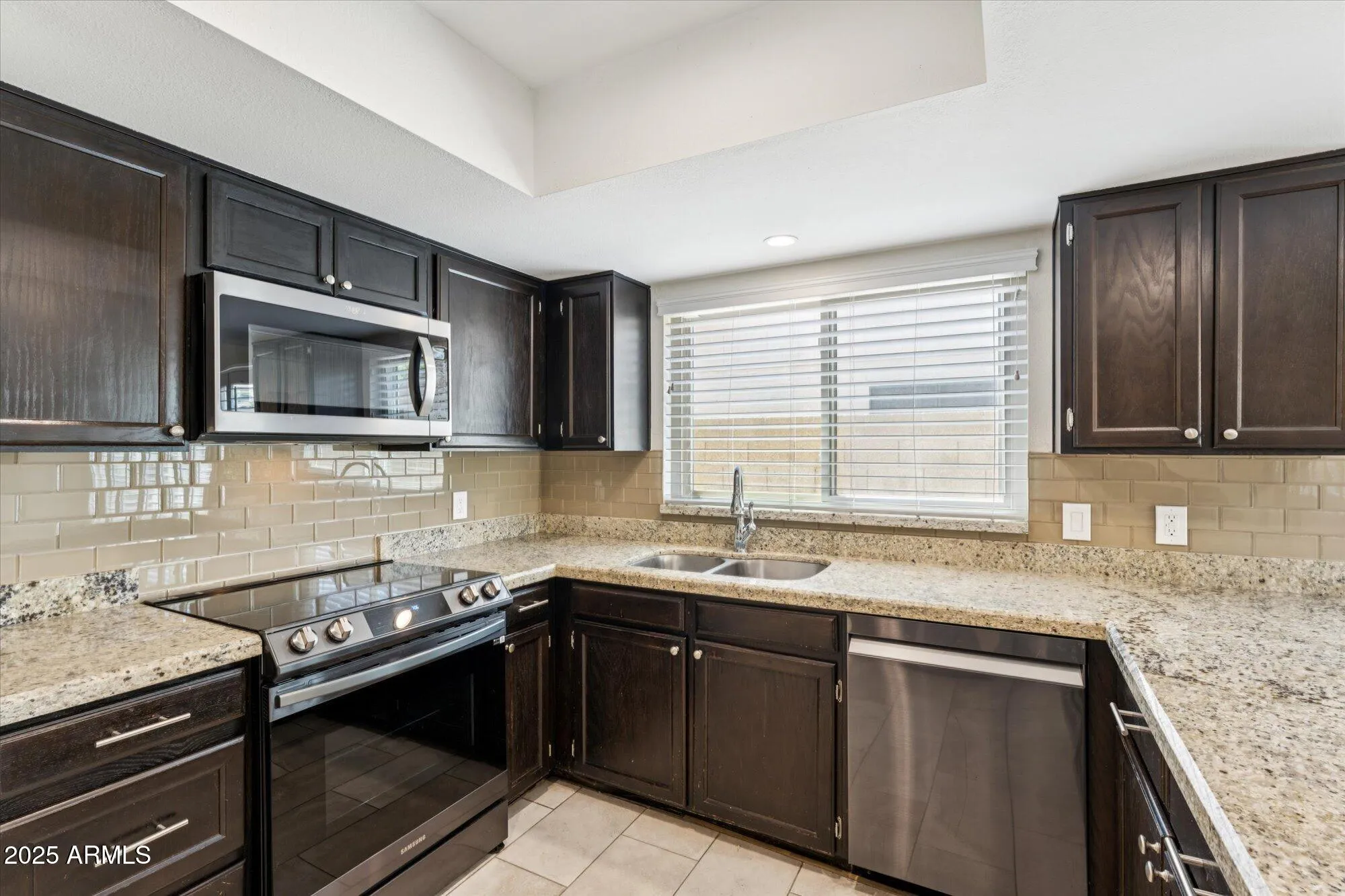 Property Slideshow image 19 of 44 | 9622 w taro ln, Peoria, AZ, 85382