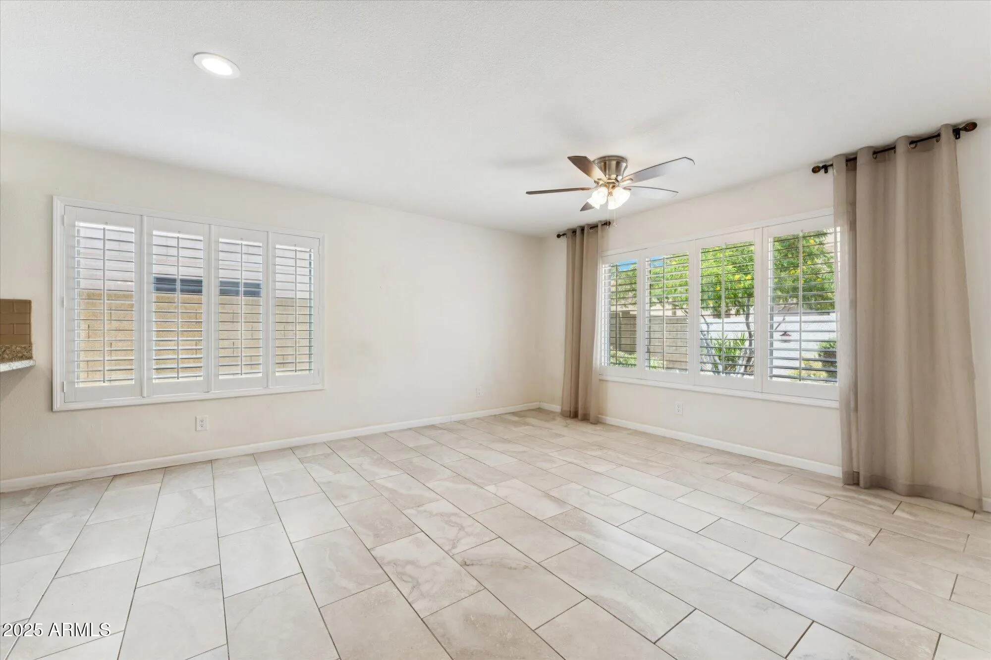 Property Slideshow image 11 of 44 | 9622 w taro ln, Peoria, AZ, 85382