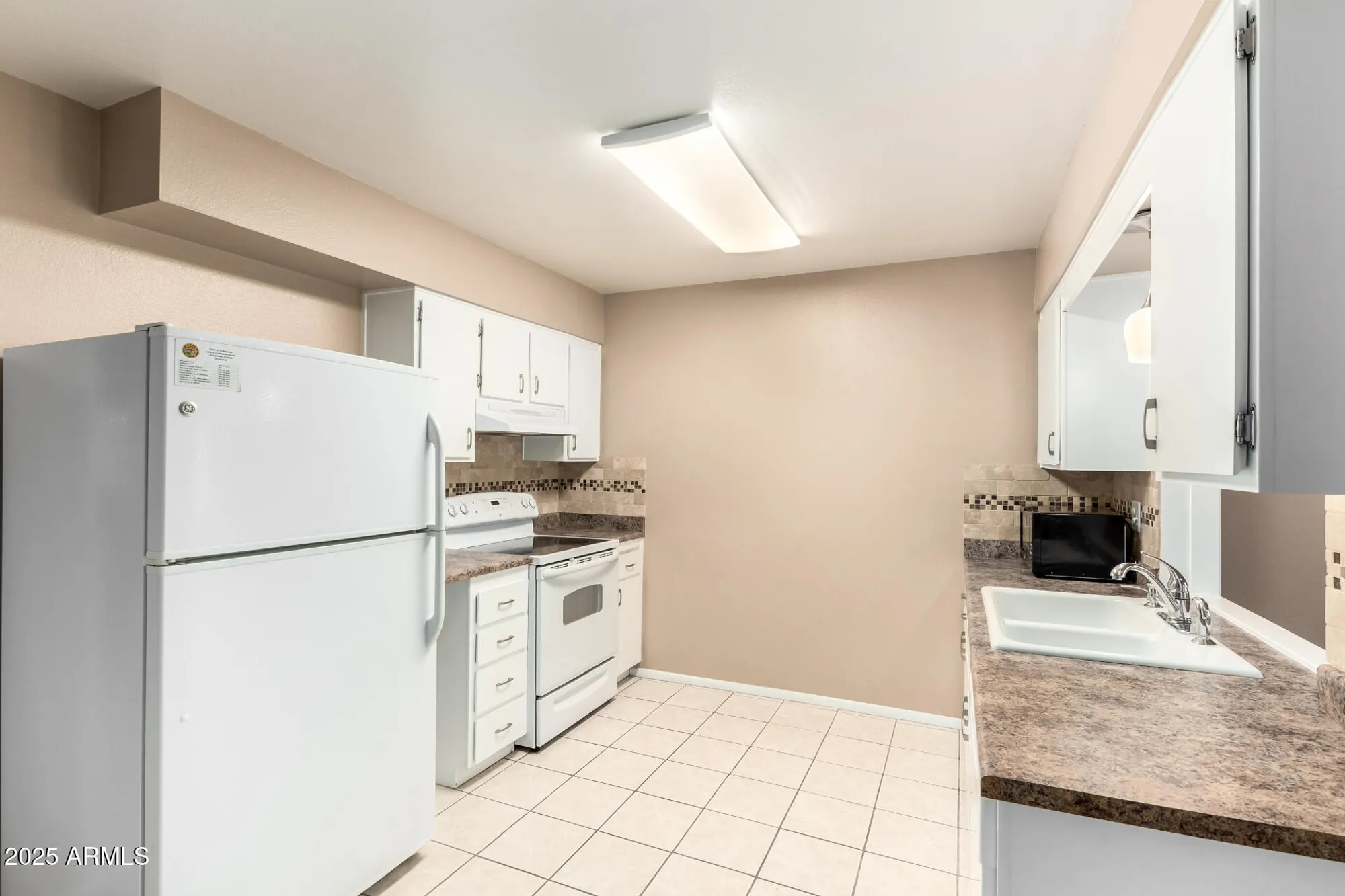 Property Slideshow image 12 of 23 | 10528 w coggins dr, Sun City, AZ, 85351