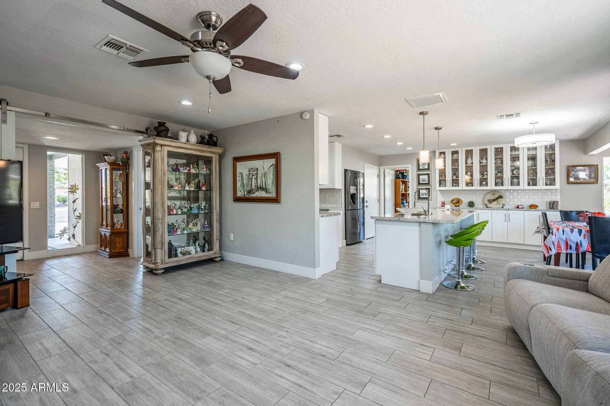 Property Slideshow image 14 of 41 | 17012 n 97th dr, Sun City, AZ, 85373