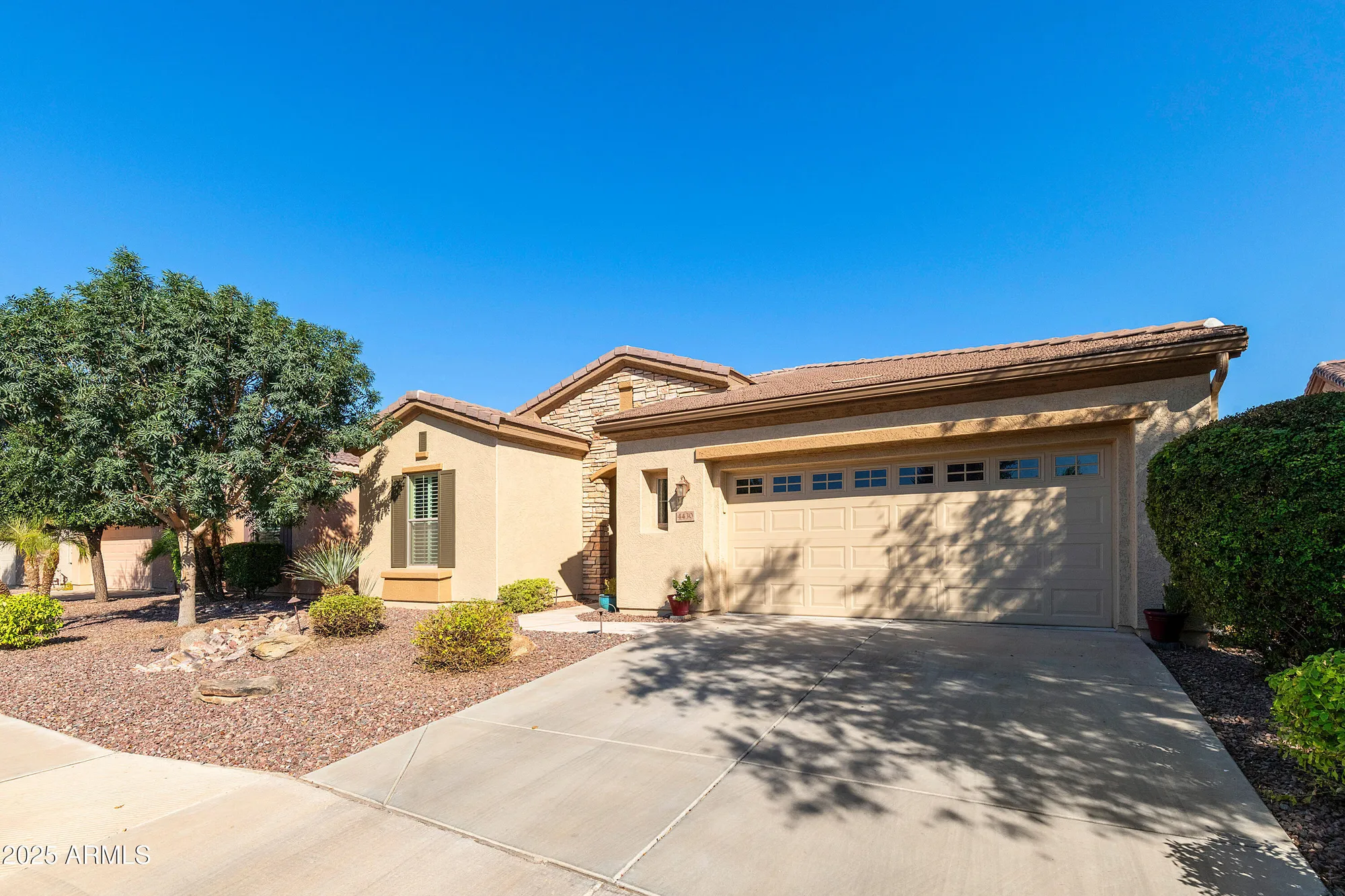 Property Slideshow image 4 of 55 | 4430 e carob dr, Gilbert, AZ, 85298