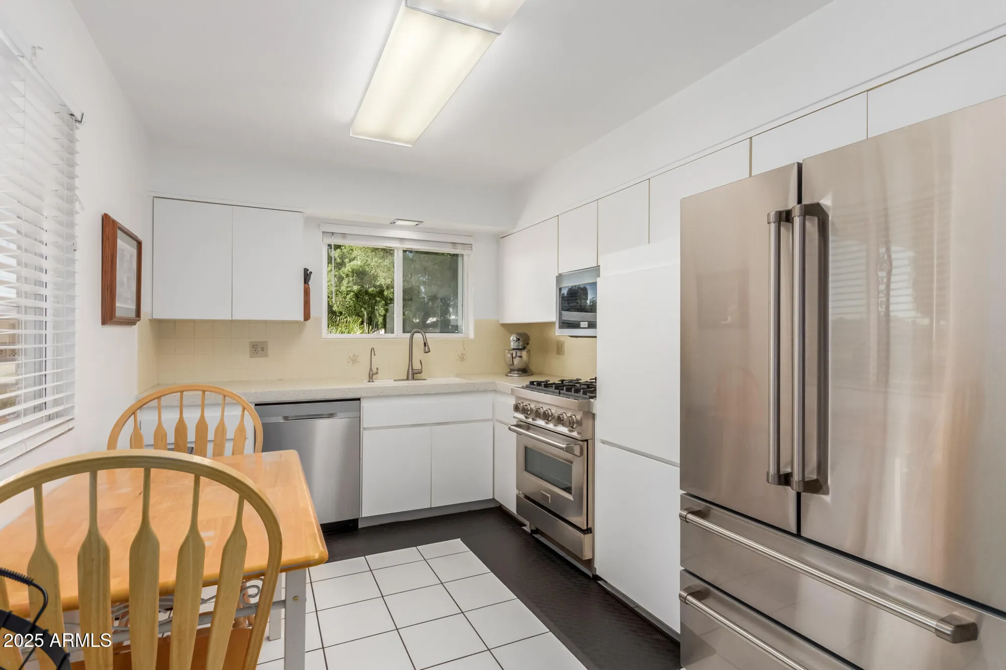 Property Slideshow image 13 of 44 | 10219 w snead cir, Sun City, AZ, 85351