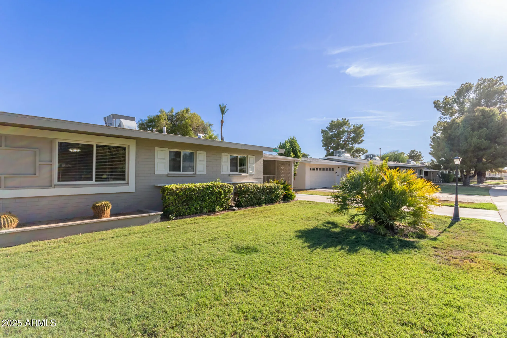 Property Slideshow image 3 of 44 | 10219 w snead cir, Sun City, AZ, 85351