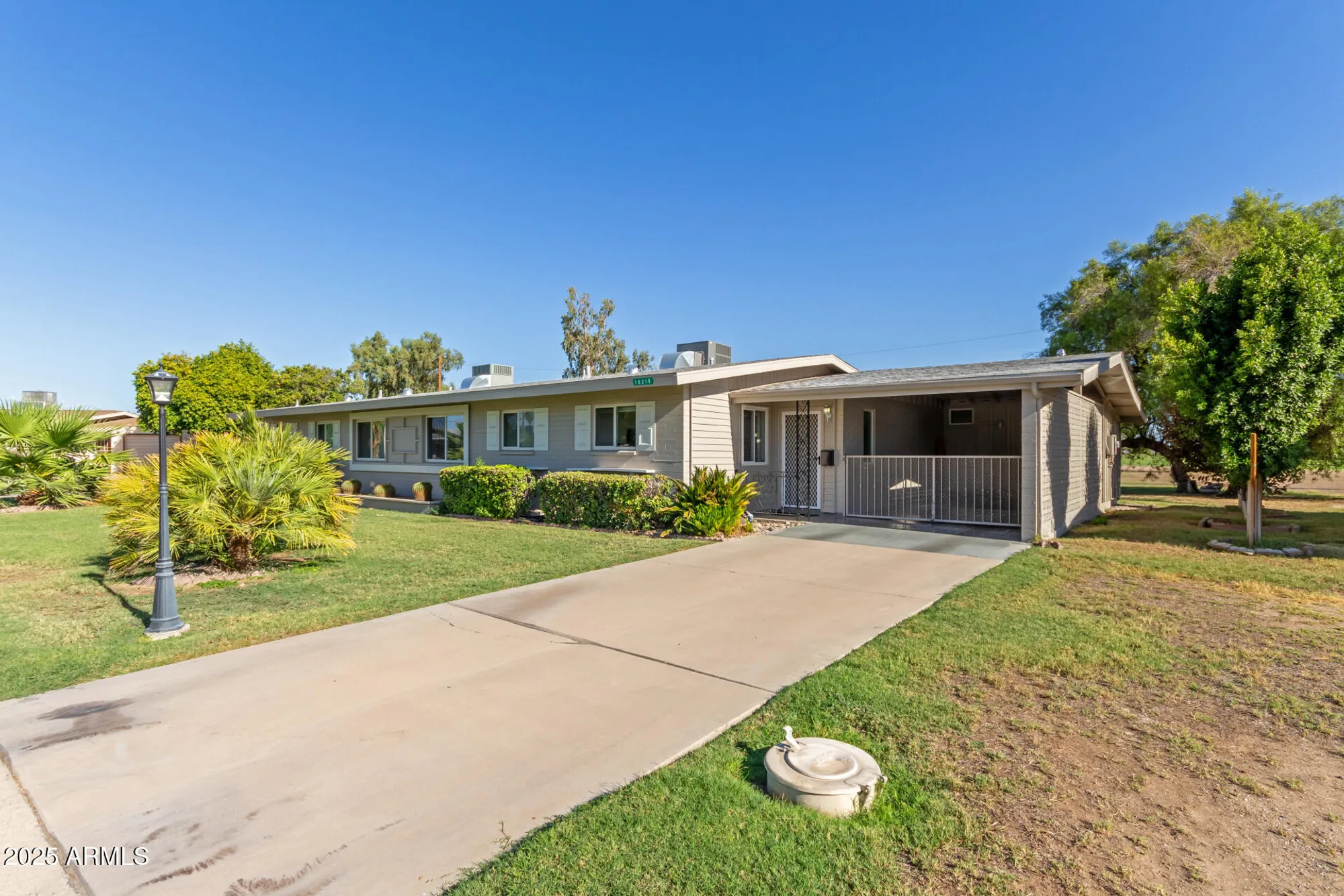 Property Slideshow image 4 of 44 | 10219 w snead cir, Sun City, AZ, 85351