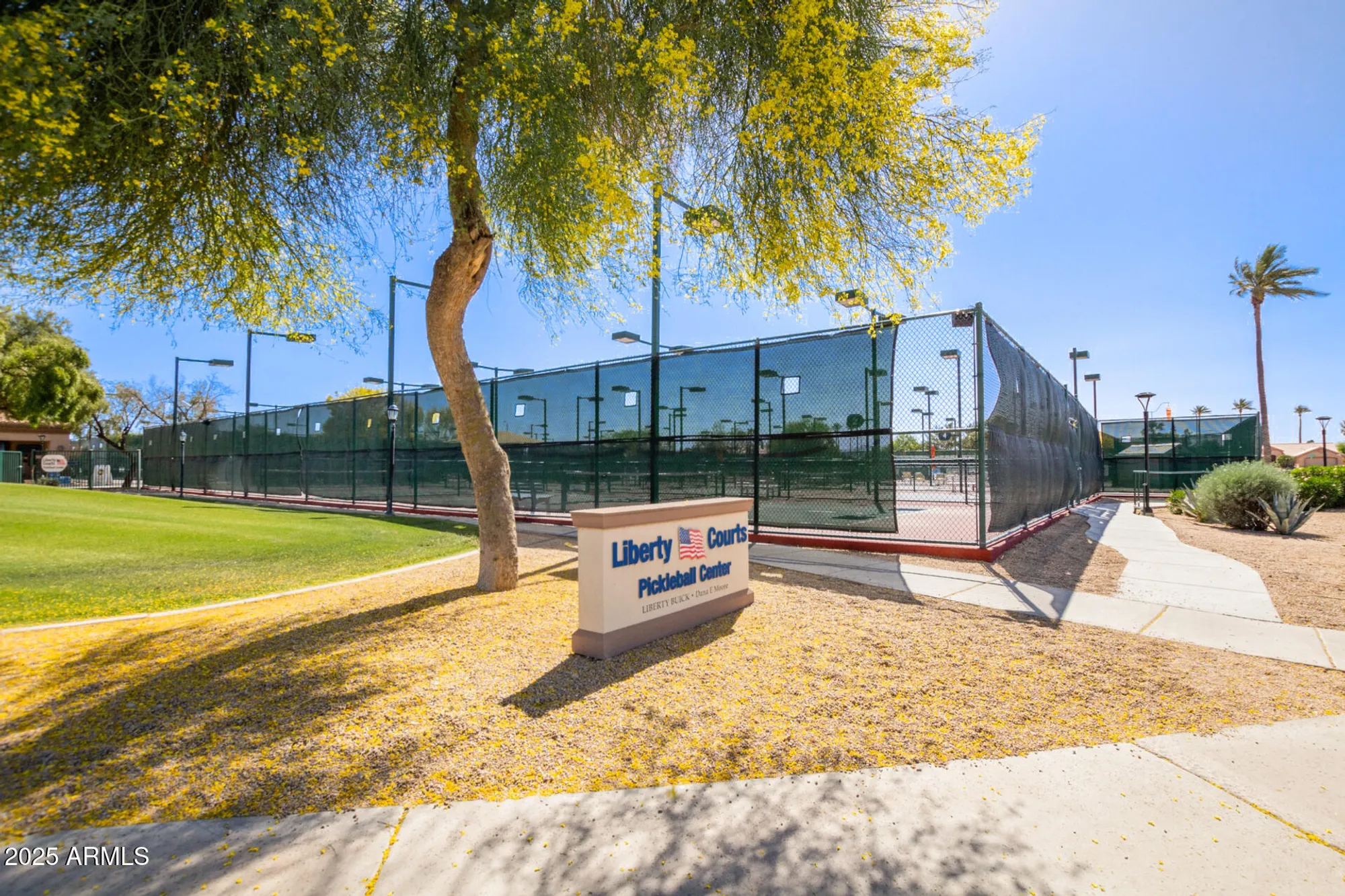 Property Slideshow image 12 of 19 | 13718 w gable hill dr, Sun City West, AZ, 85375