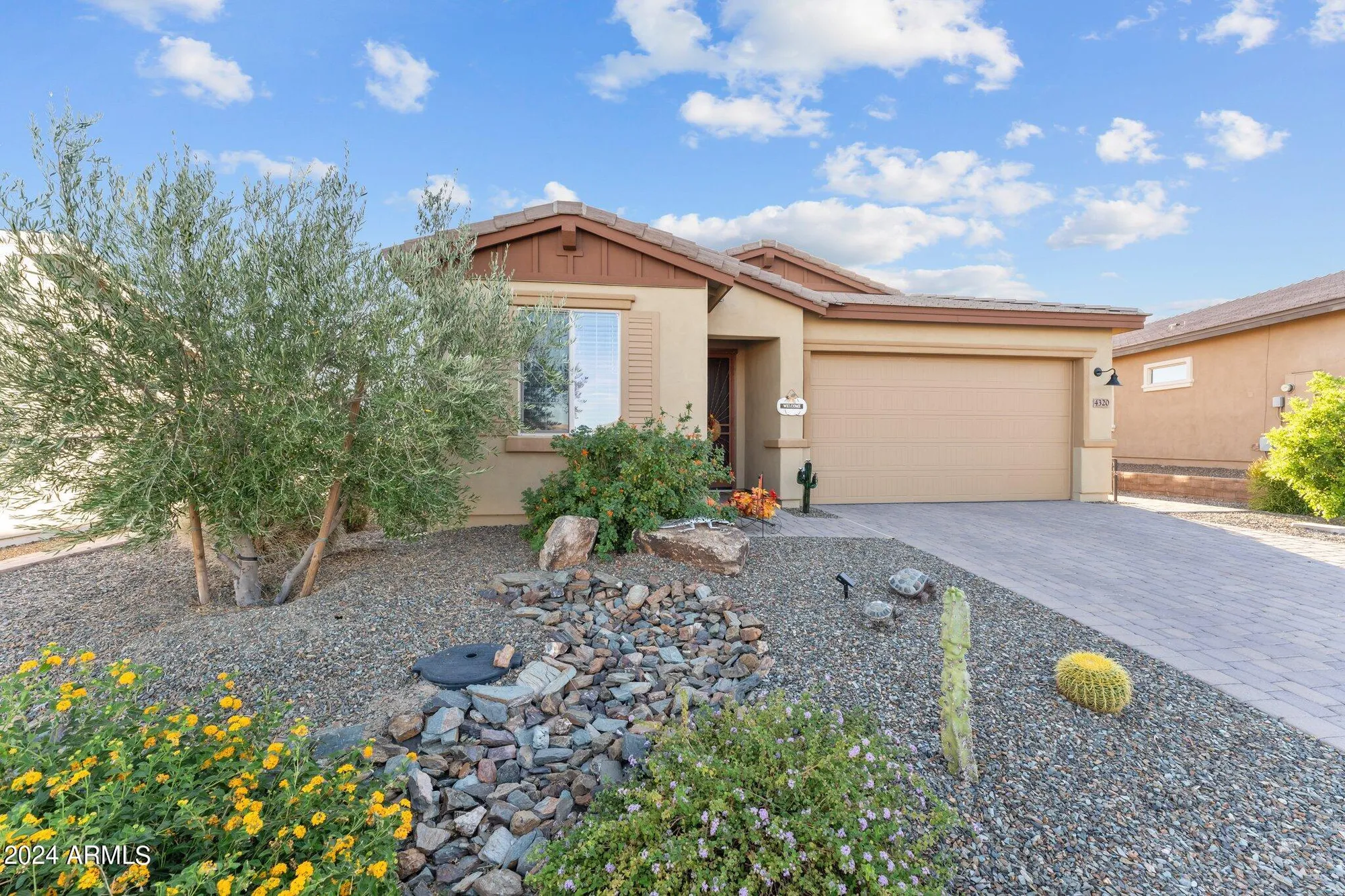 Property Slideshow image 2 of 45 | 4320 buffalo rdg, Wickenburg, AZ, 85390