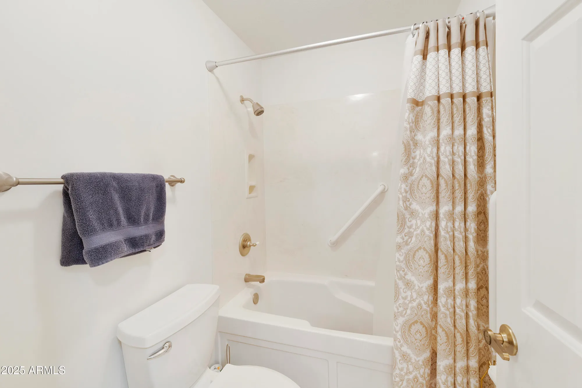 Property Slideshow image 14 of 43 | 652 s saguaro way, Mesa, AZ, 85208