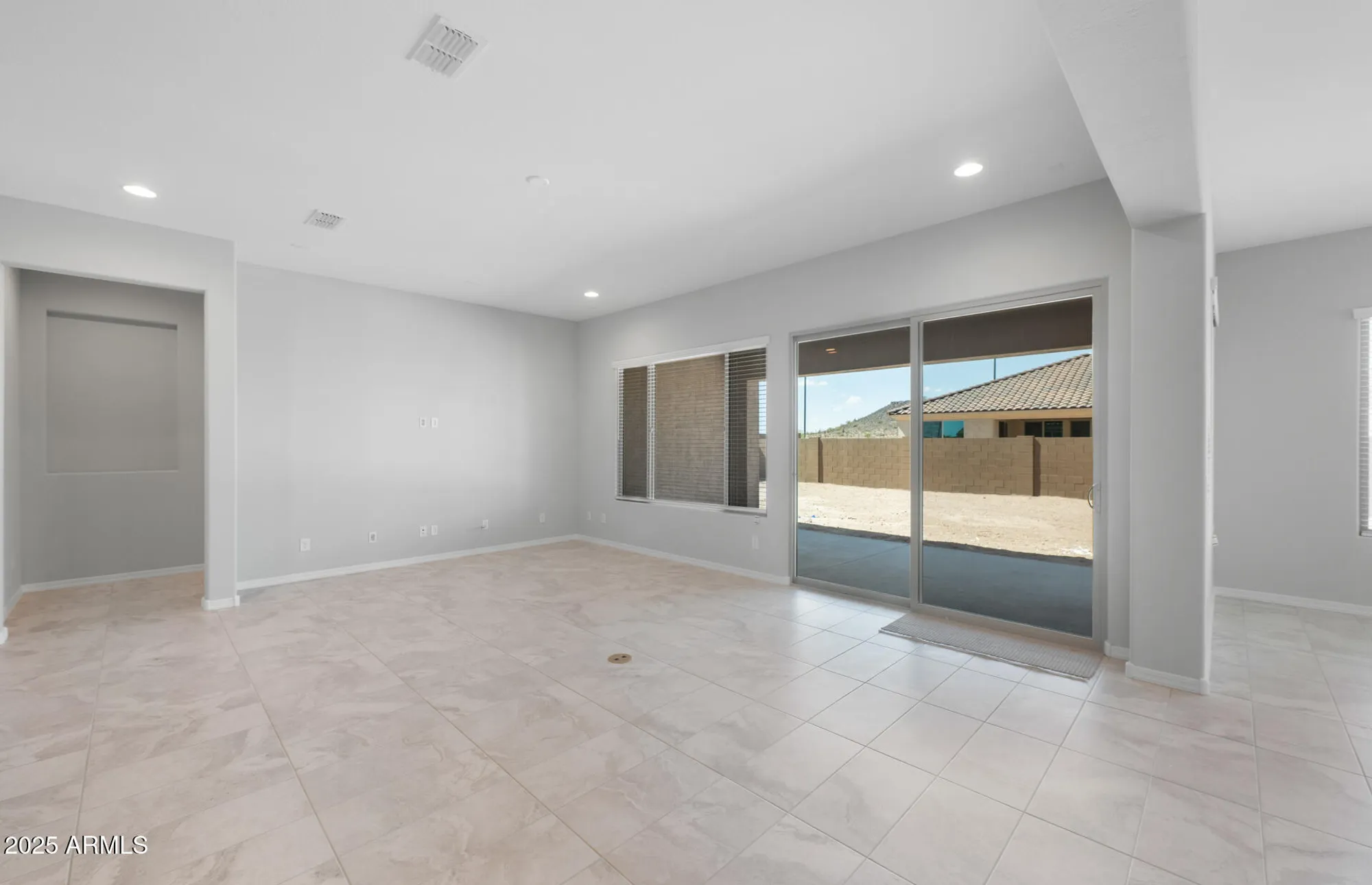 Property Slideshow image 10 of 36 | 7906 w mockingbird way, Florence, AZ, 85132