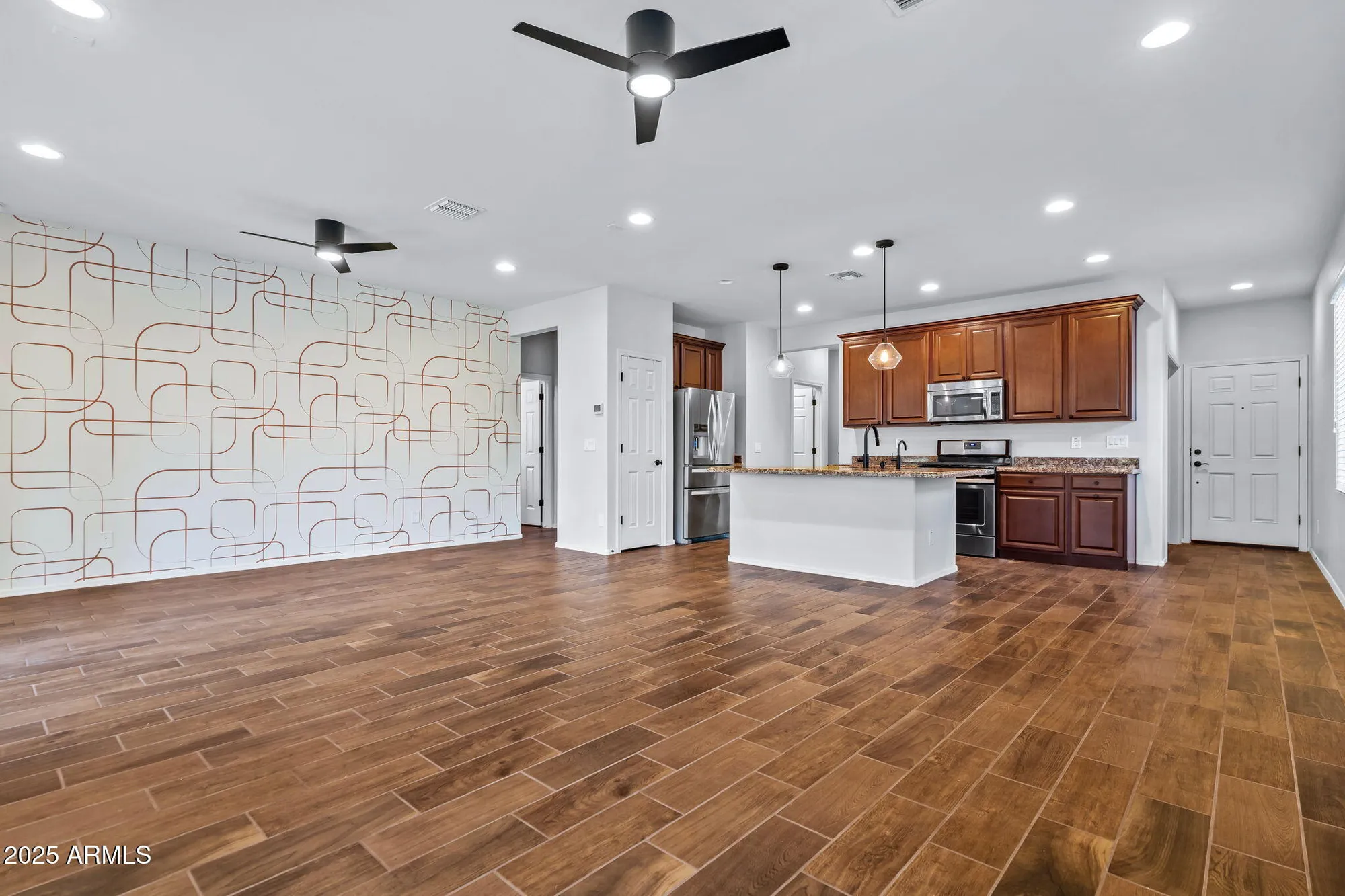 Property Slideshow image 16 of 92 | 17881 w silver fox way, Goodyear, AZ, 85338