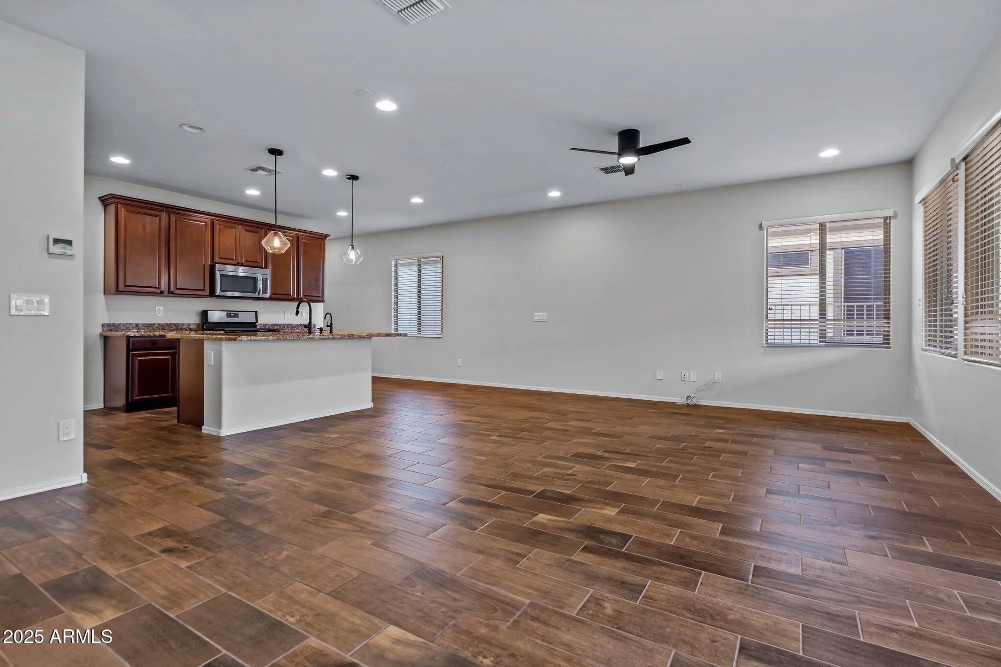 Property Slideshow image 19 of 92 | 17881 w silver fox way, Goodyear, AZ, 85338