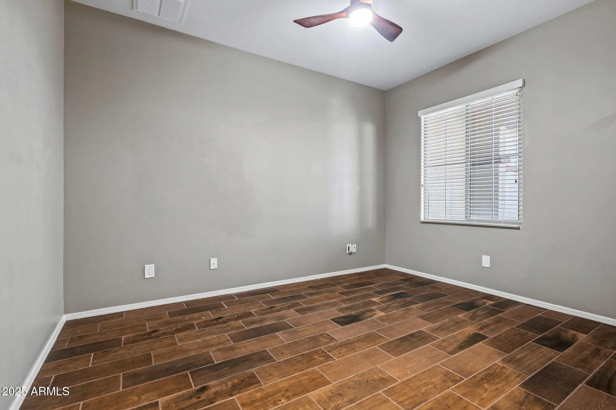 Property Slideshow image 9 of 92 | 17881 w silver fox way, Goodyear, AZ, 85338