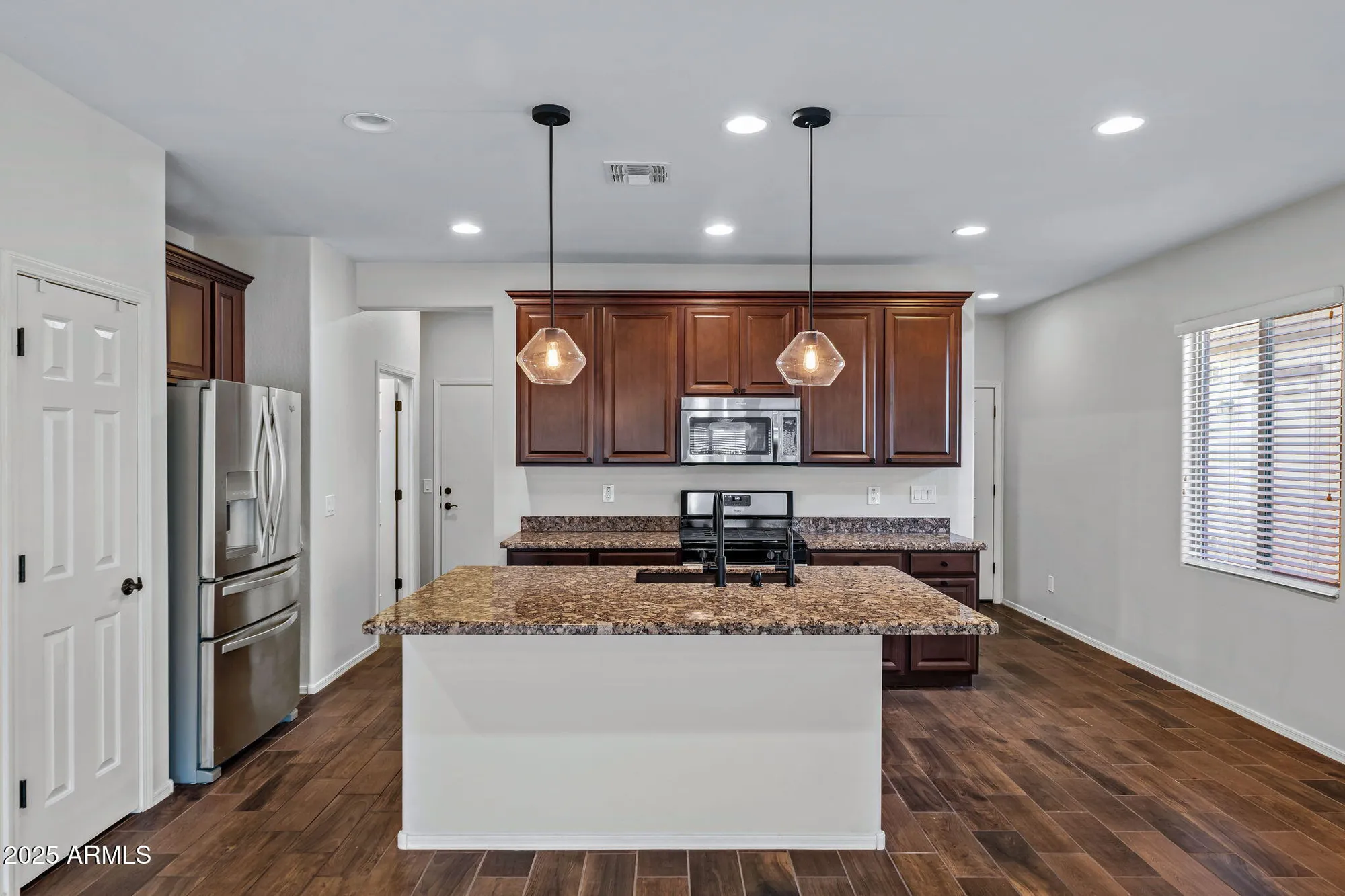 Property Slideshow image 21 of 92 | 17881 w silver fox way, Goodyear, AZ, 85338