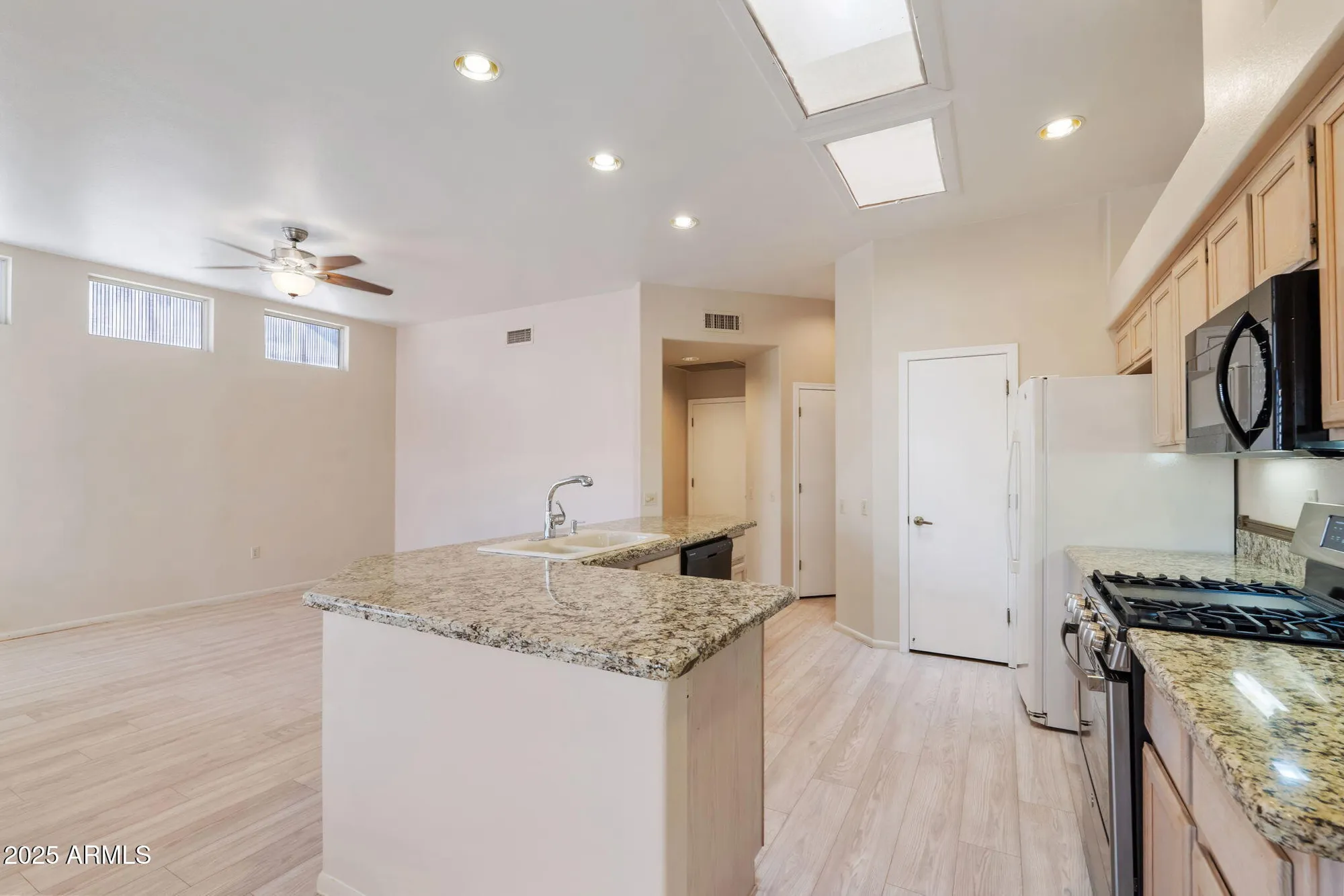 Property Slideshow image 12 of 32 | 15241 w blue verde dr, Sun City West, AZ, 85375