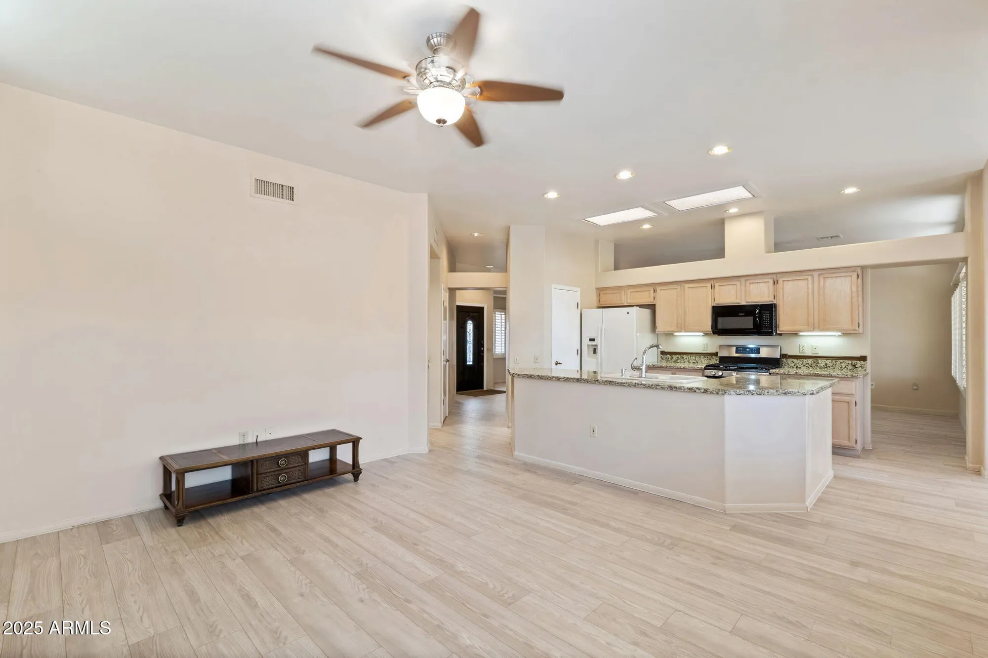 Property Slideshow image 14 of 32 | 15241 w blue verde dr, Sun City West, AZ, 85375