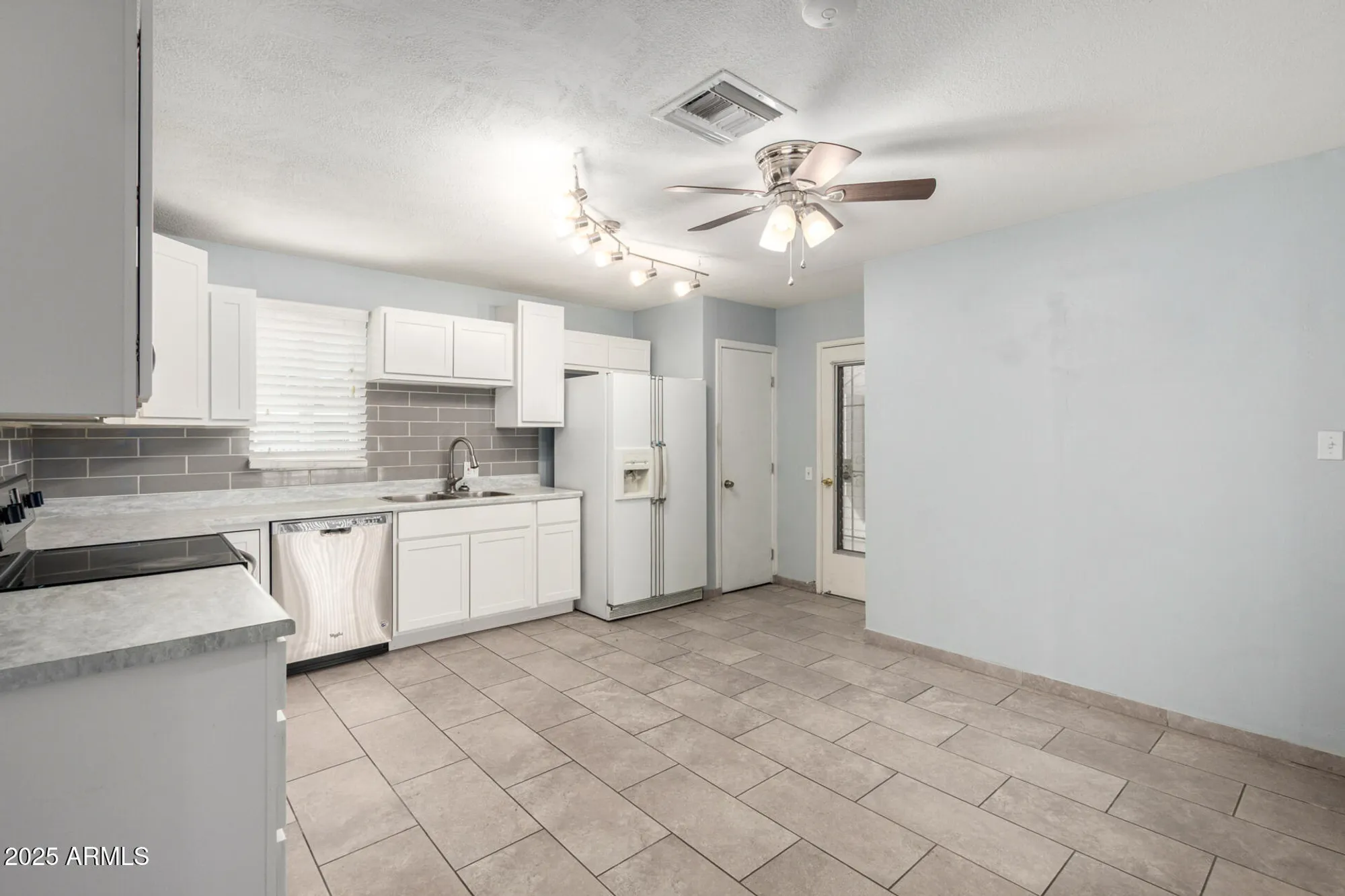 Property Slideshow image 10 of 32 | 12216 n 107th ave, Sun City, AZ, 85351