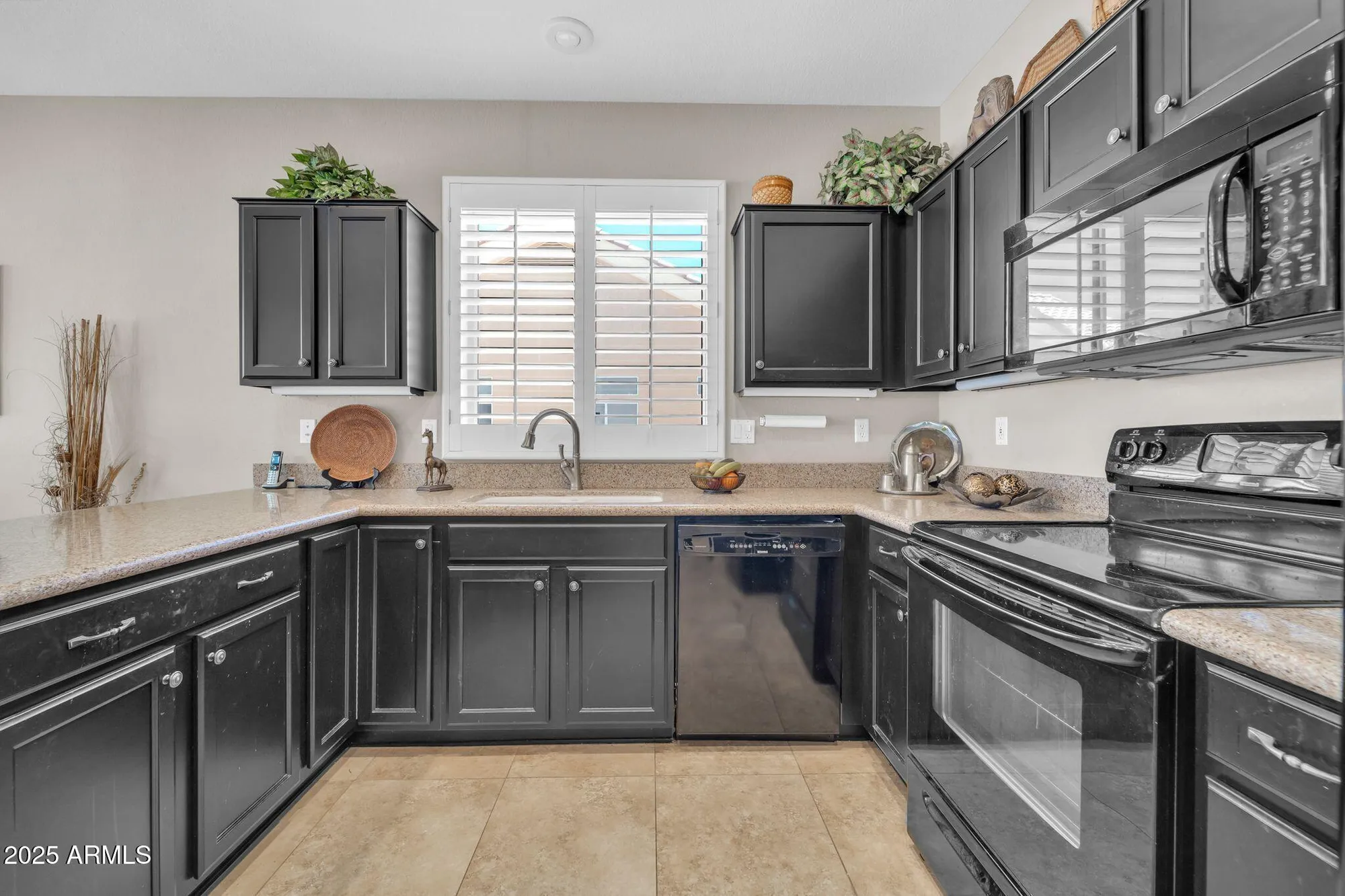 Property Slideshow image 14 of 38 | 14418 w gunsight dr, Sun City West, AZ, 85375