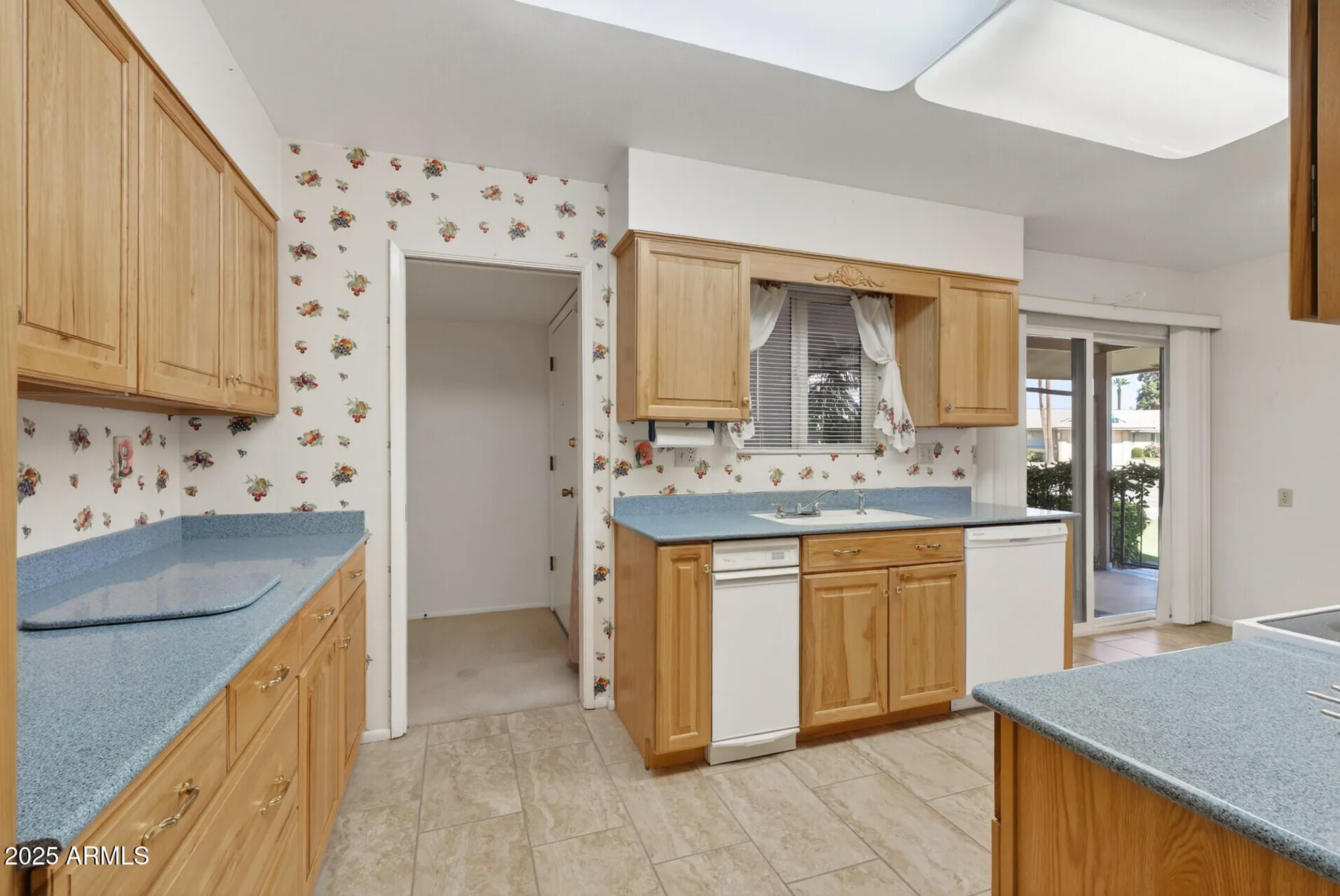 Property Slideshow image 9 of 27 | 10801 w mountain view rd, Sun City, AZ, 85351