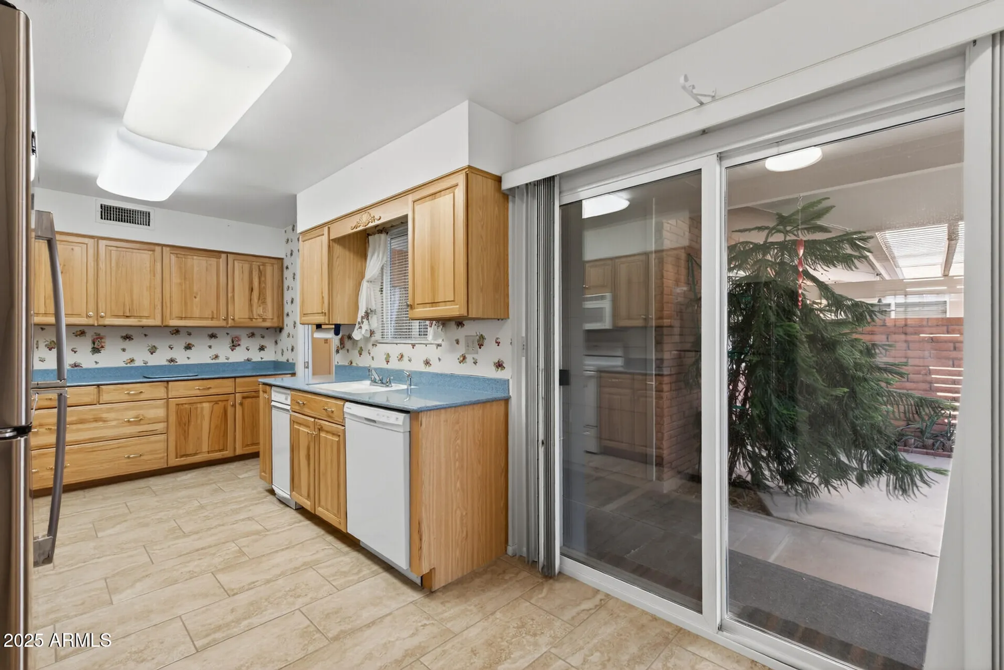 Property Slideshow image 14 of 27 | 10801 w mountain view rd, Sun City, AZ, 85351